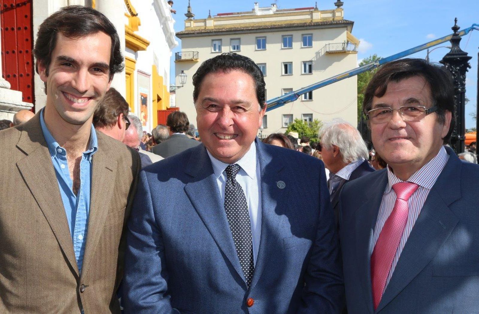 El torero portugués Manuel Días Gómes, Tomás Campuzano y Antonio Ponce “El Titi”