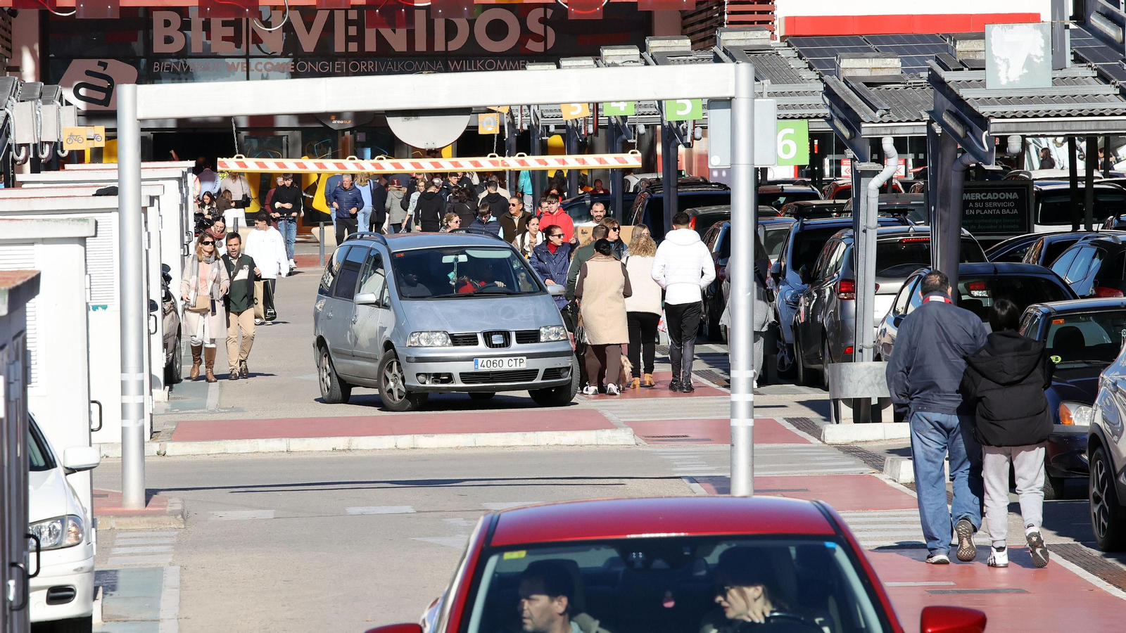 Comercios llenos por las rebajas en Jerez