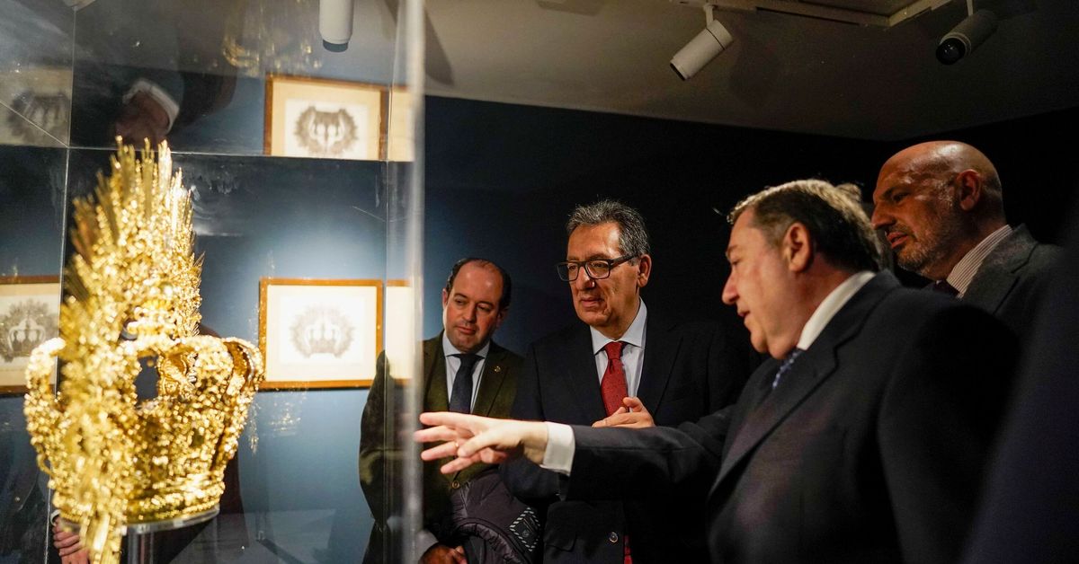 Sevilla rinde homenaje a Cayetano González con una exposición en la Fundación Cajasol