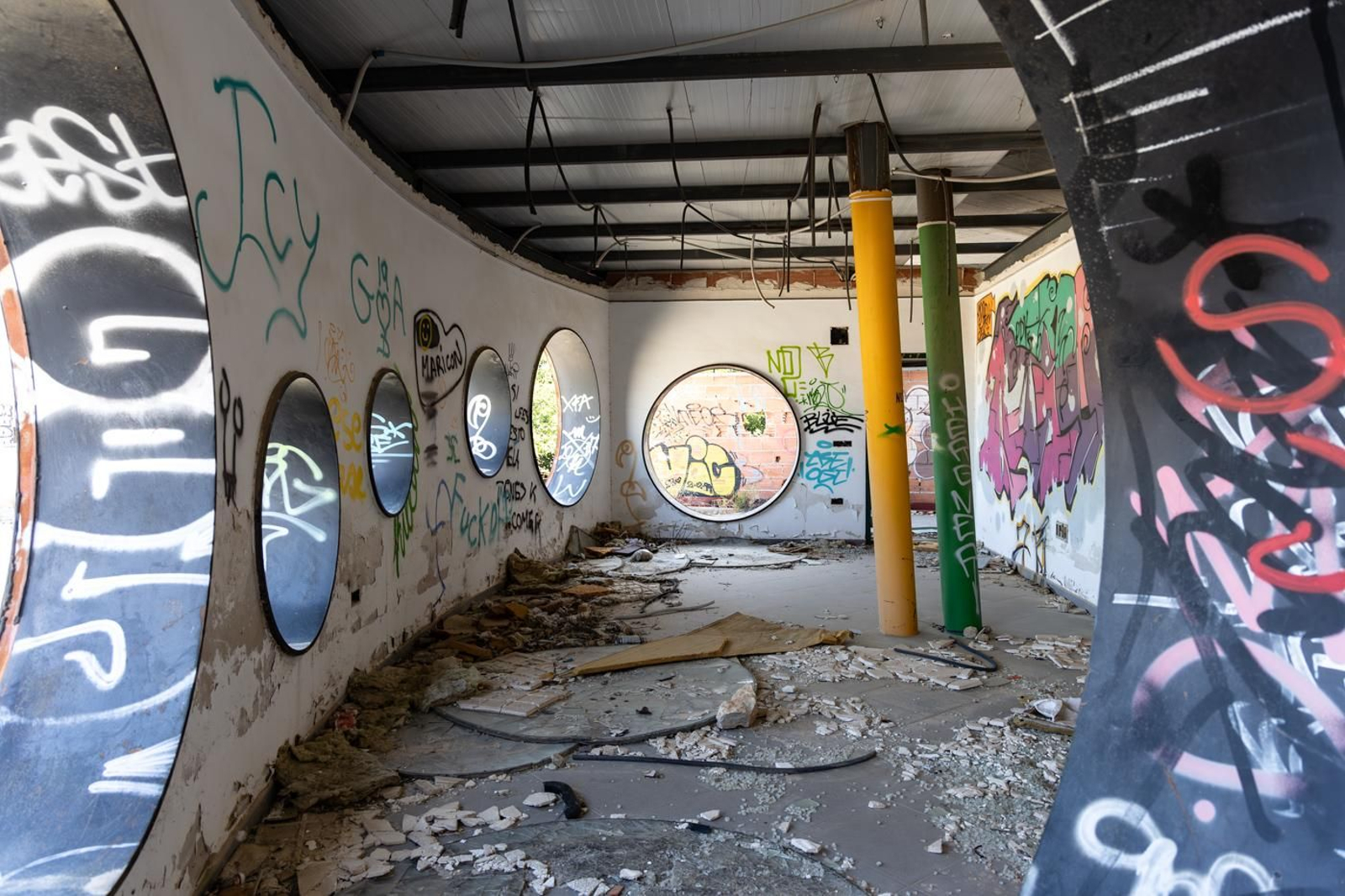 Este es el lamentable estado que presenta el parque acuático de Jaén en 2024