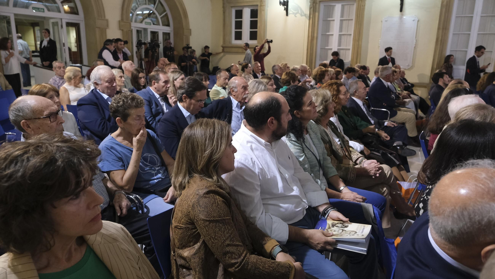 La presentación del libro 'Los Presidentes de la Diputación de Almería', en fotos