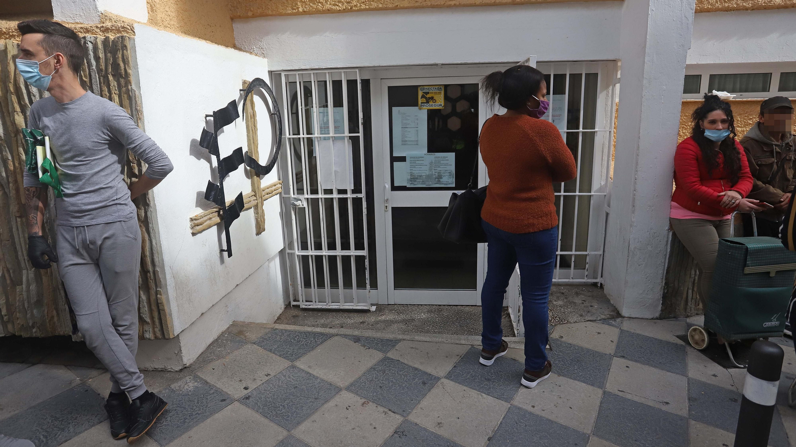 Reparto de alimentos de Cáritas en Algeciras