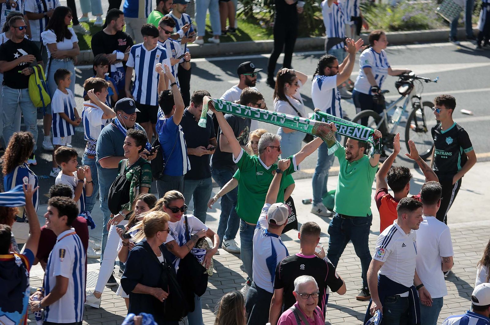 Imágenes del ambiente previo al Recre-Cacereño