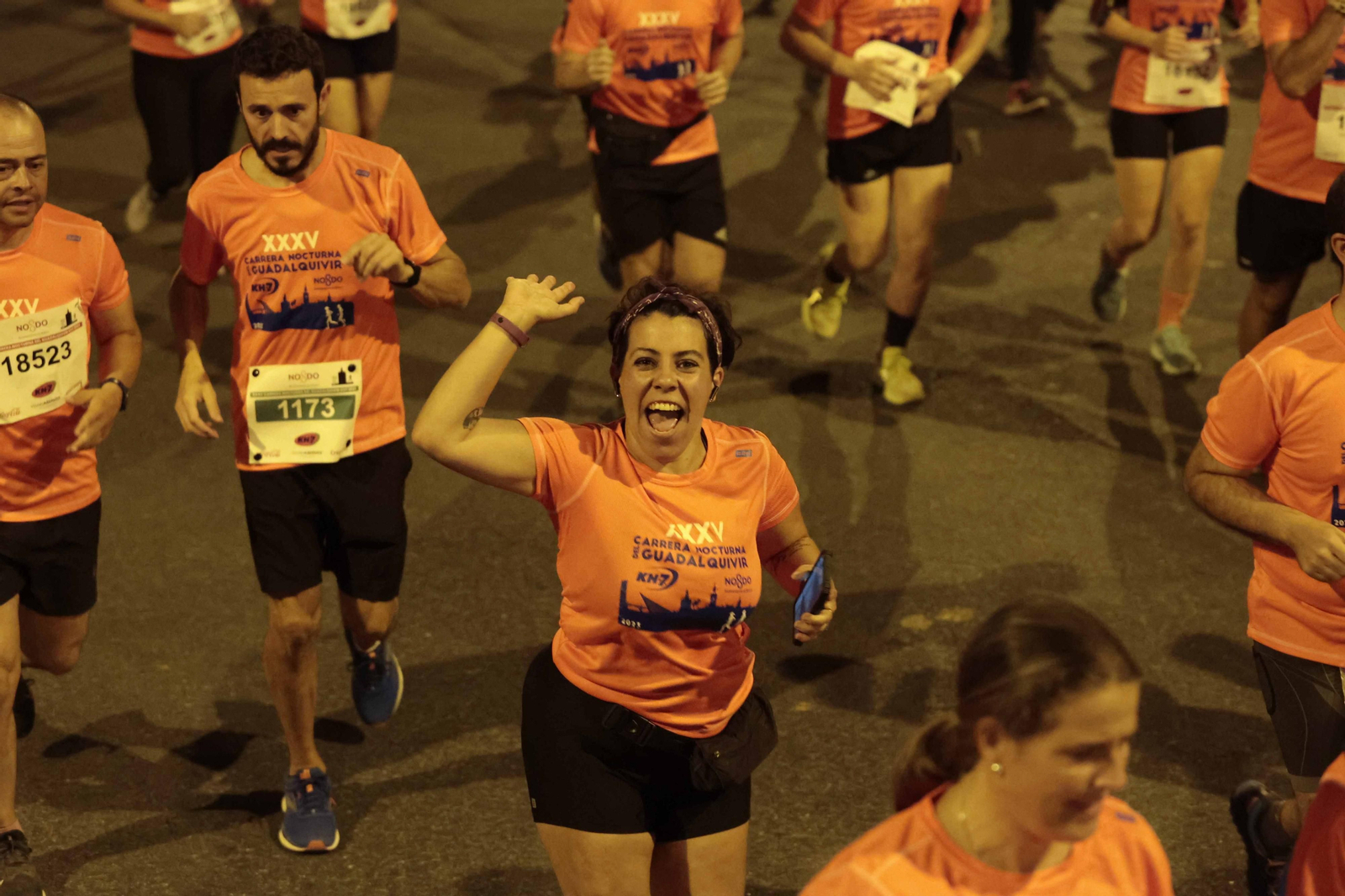 Búscate en las fotos de la Carrera Nocturna (III)