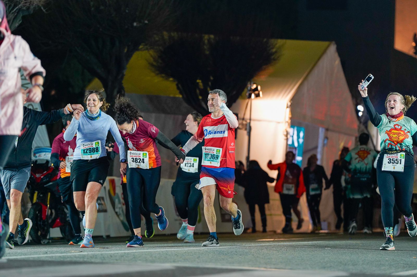 En imágenes: búscate en tu llegada a meta de la Carrera de San Antón 2026 (3)
