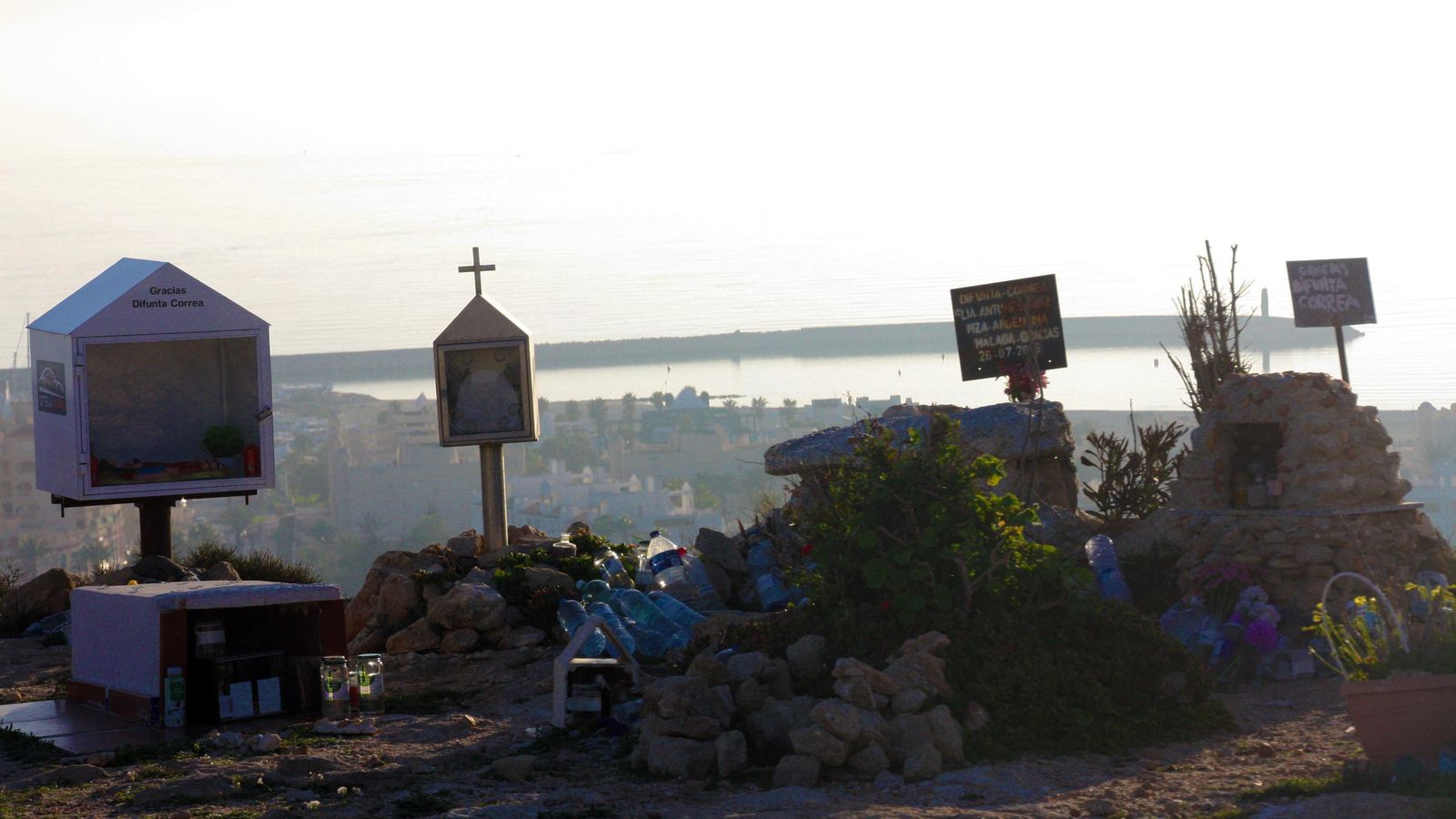 Ofrendas a la Difunta Correa en Almerimar.