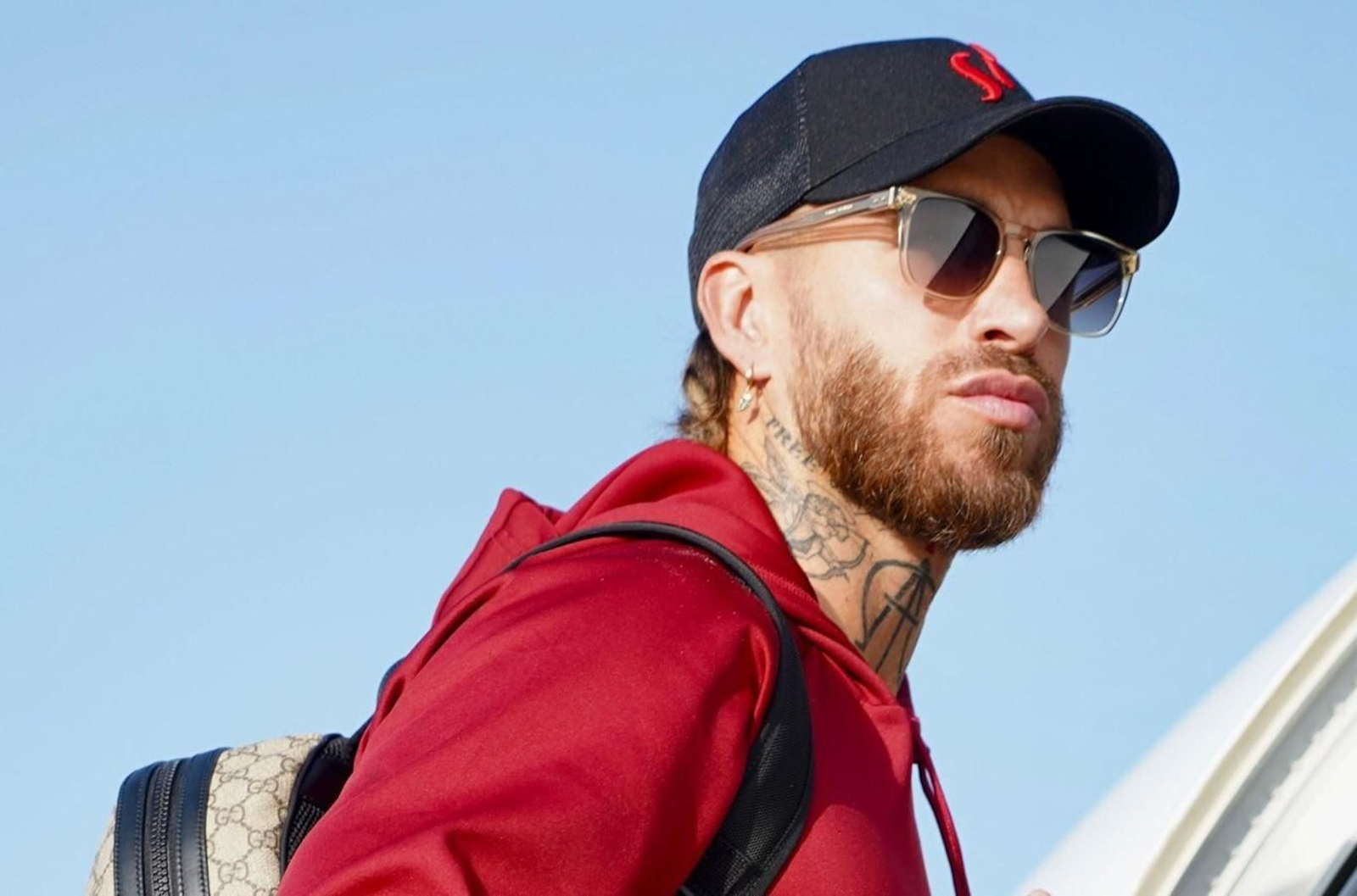 Sergio Ramos, justo antes de subirse al avión para el Mallorca - Sevilla Sergio Ramos, justo antes de subirse al avión para el Mallorca - Sevilla