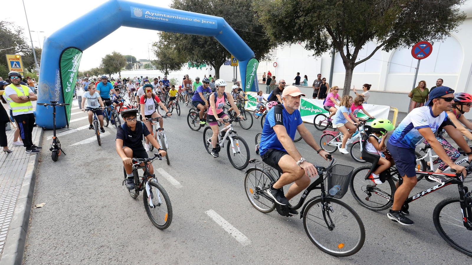 Búscate en el Día de la Bici Amistad por Jerez