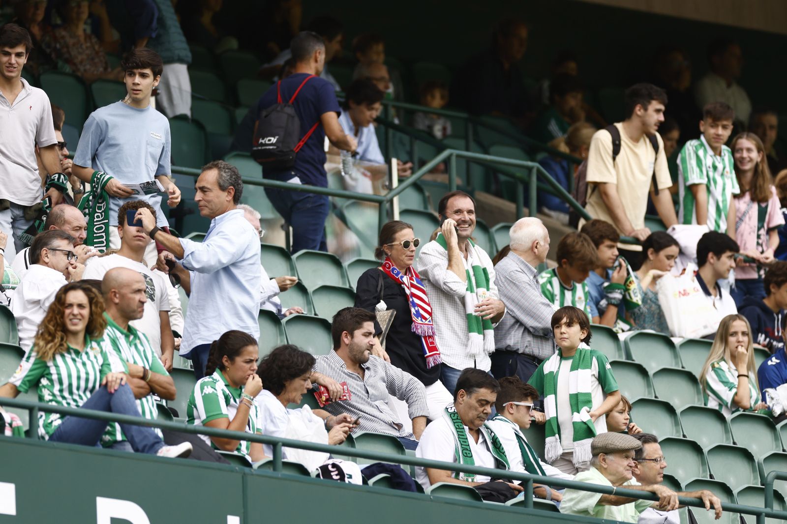 Búscate en las fotos del Betis-Atlético de Madrid