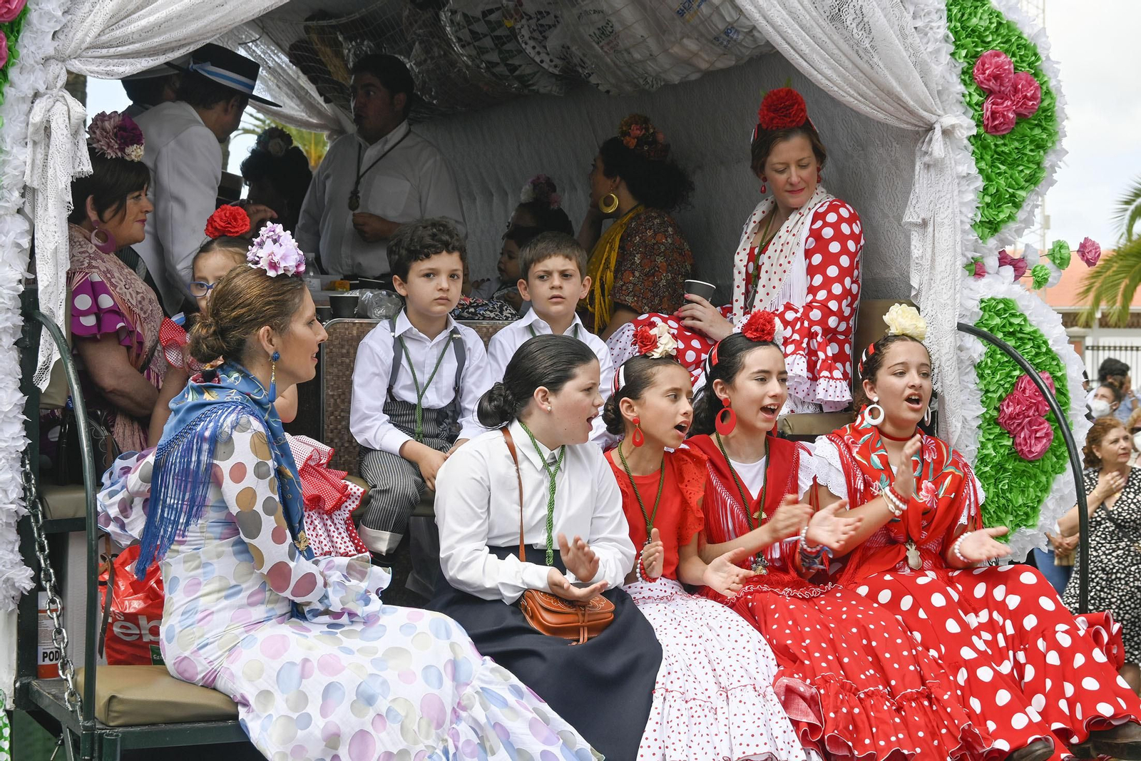 Todos los rocieros de la comitiva de la Hermandad de Huelva, en imágenes