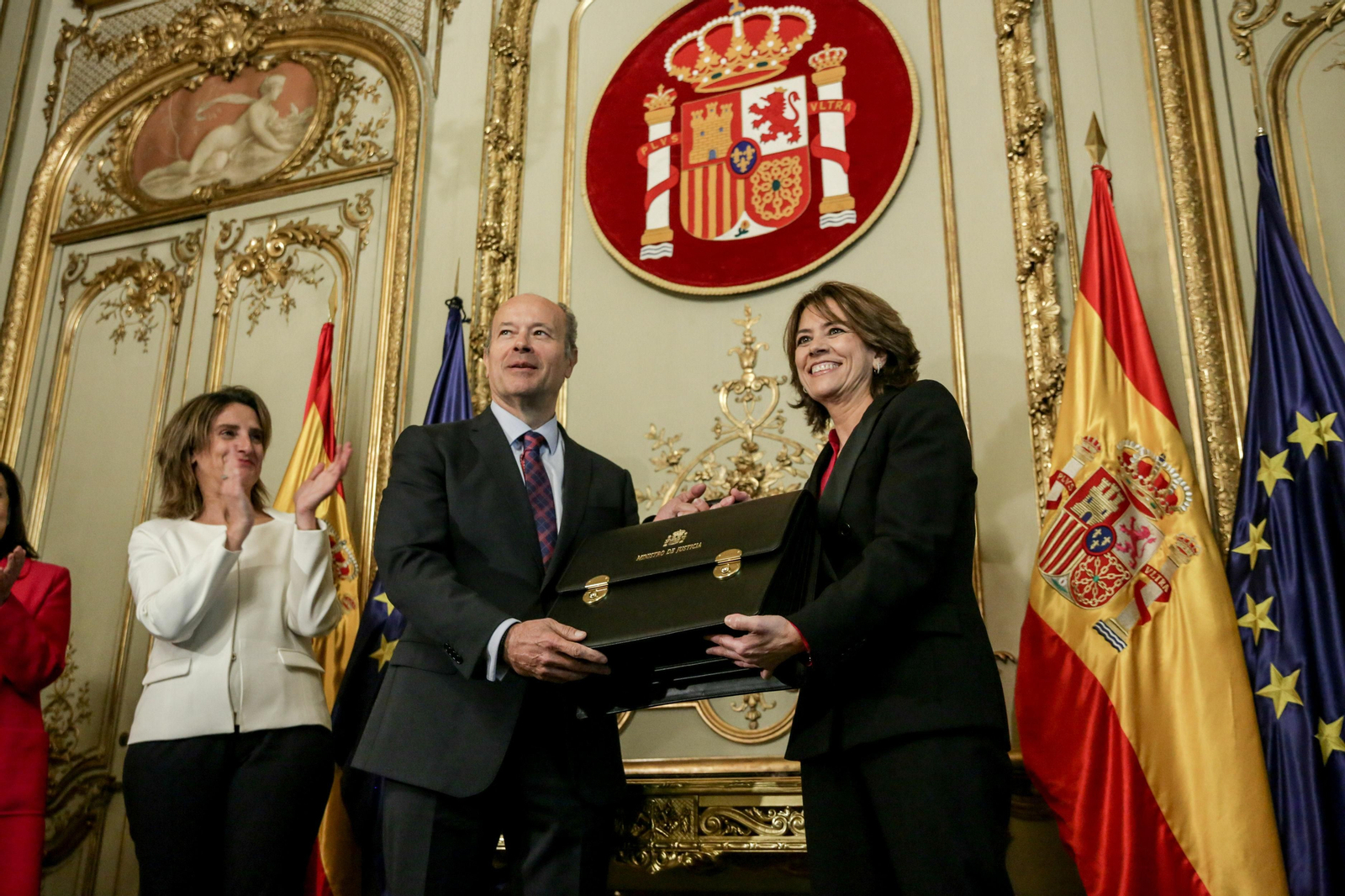 Los ministros reciben sus carteras