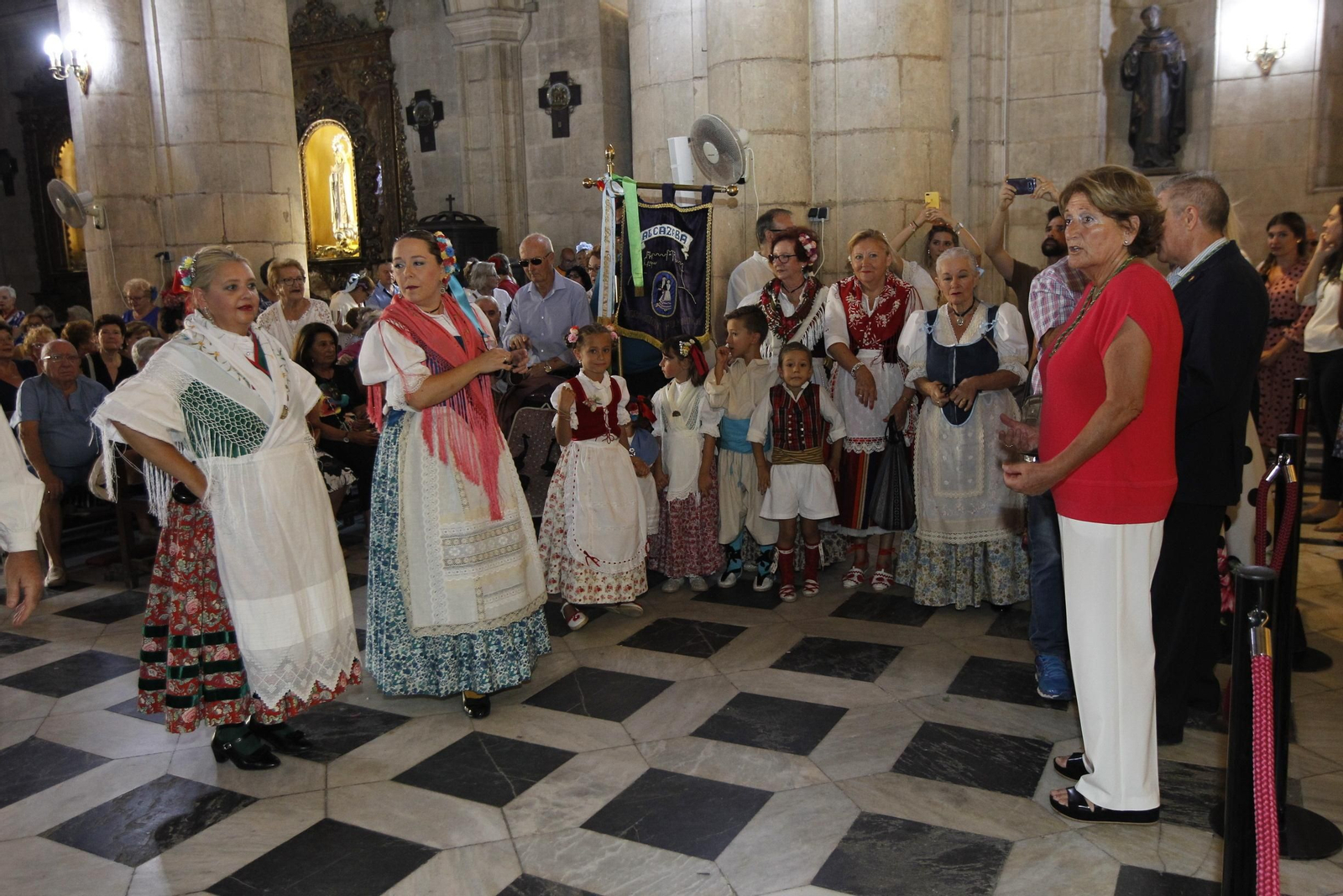 Fotogalería ofrenda floral a la Virgen del Mar. Feria de Almería 2019