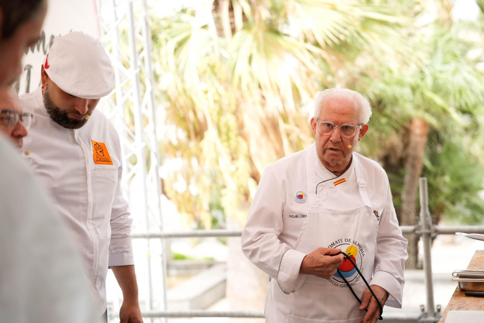 La Cofradía del Tomate y la semifinal del concurso gastronómico de la Feria de Almería, en imágenes
