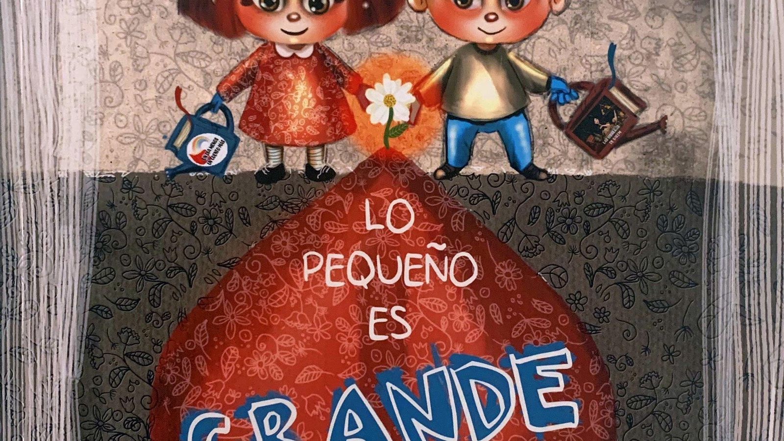 Portada de 'Lo pequeño es grande', libro solidario en el que ha colaborado