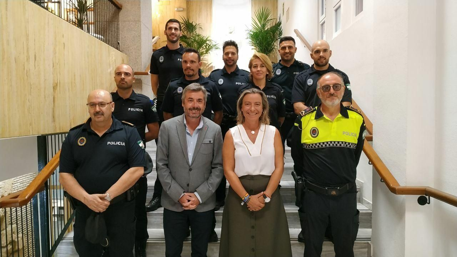 Torrico y Albás, con los nuevos agentes.