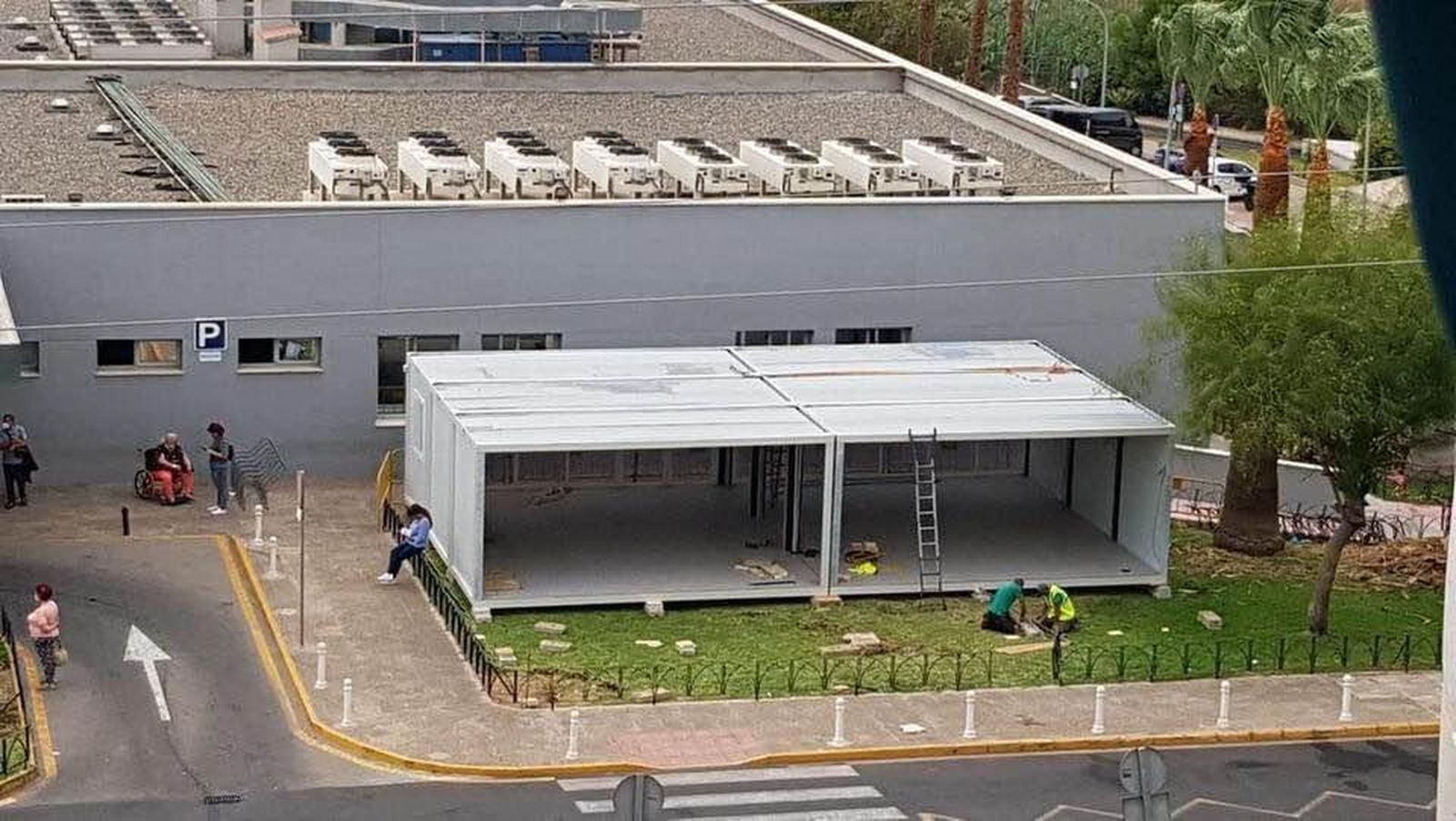 El servicio de Urgencias del Hospital Clínico de Málaga traslada la sala de espera para familiares