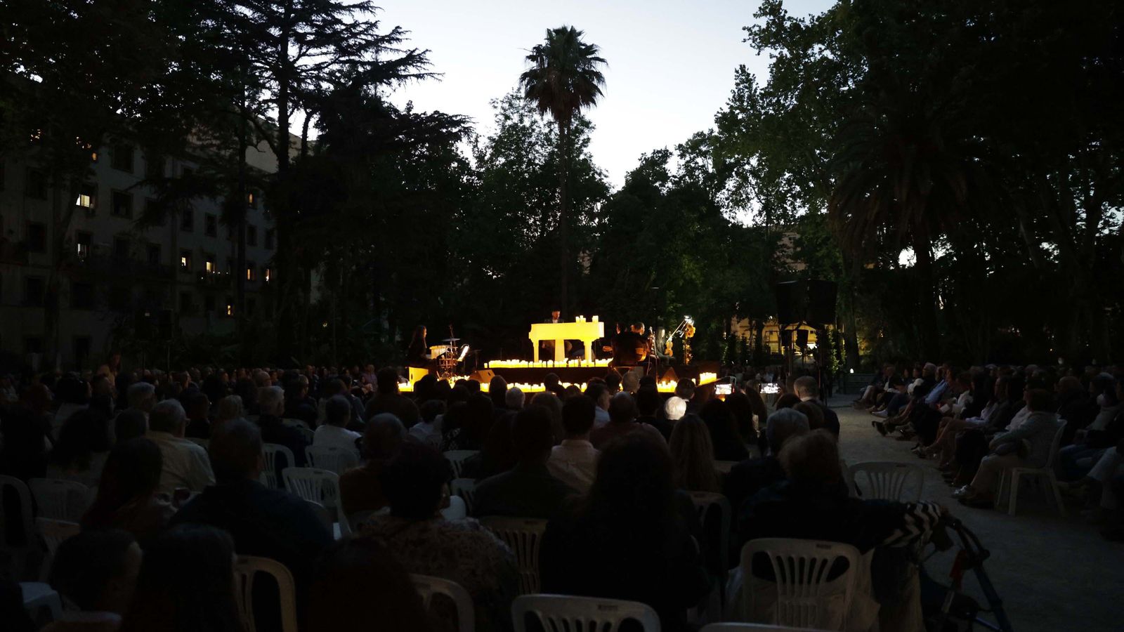 Las fotos del concierto de Diego Valdivia en el parque María Cristina