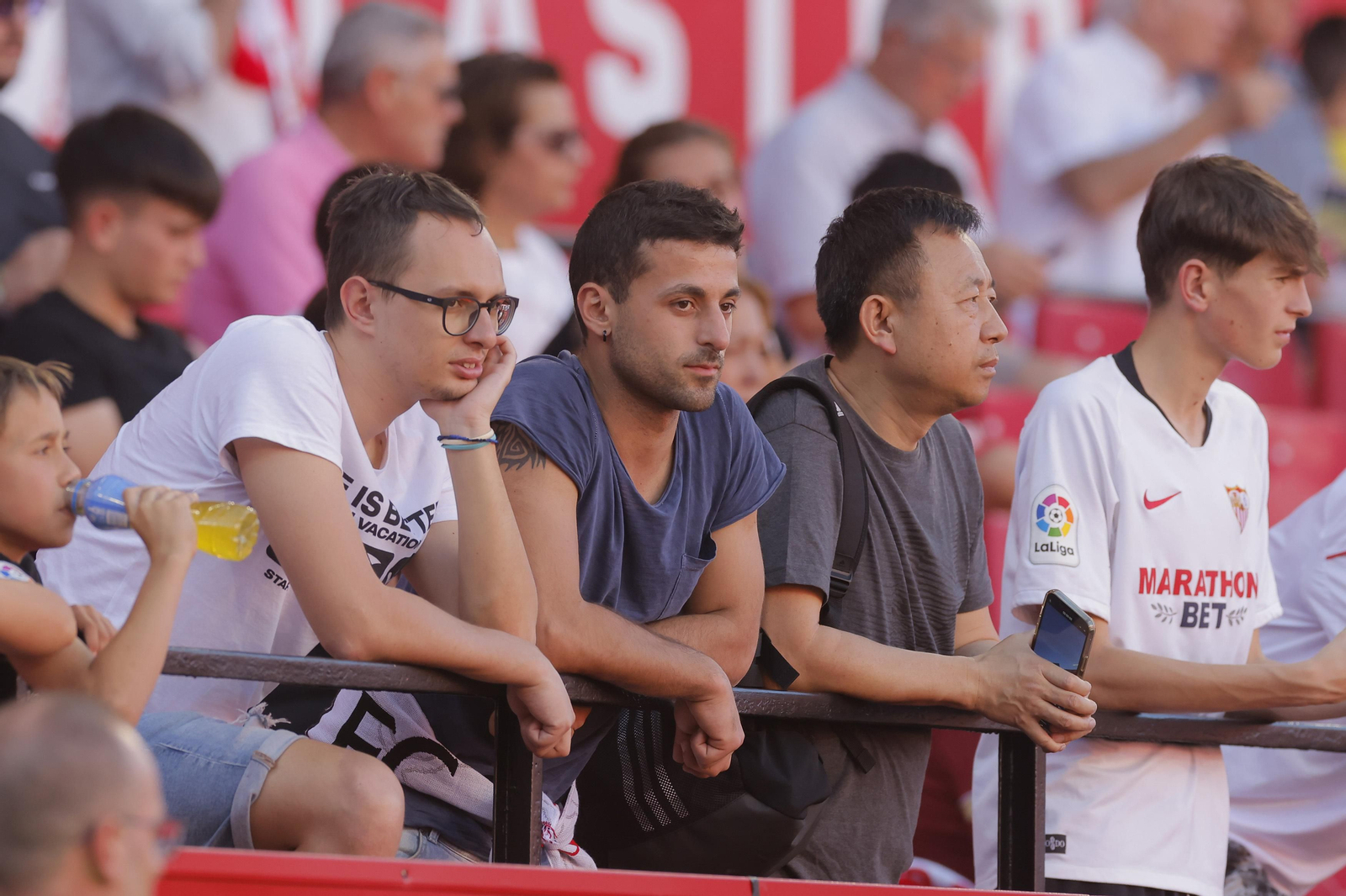 Búscate en las fotos del Sevilla-Español