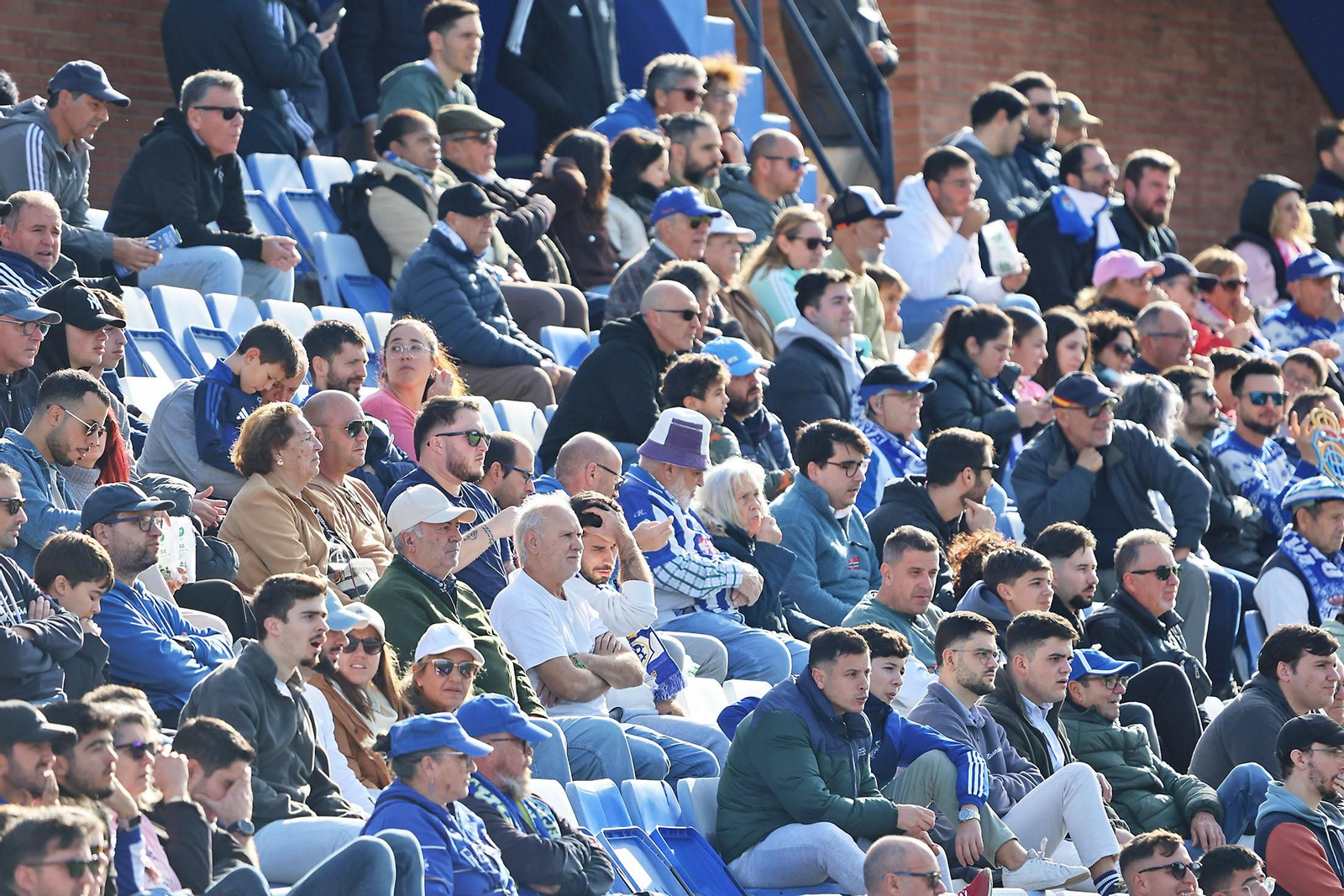 Búscate en las gradas en el Nuevo Colombino en el Recreativo de Huelva - Atlético Antoniano