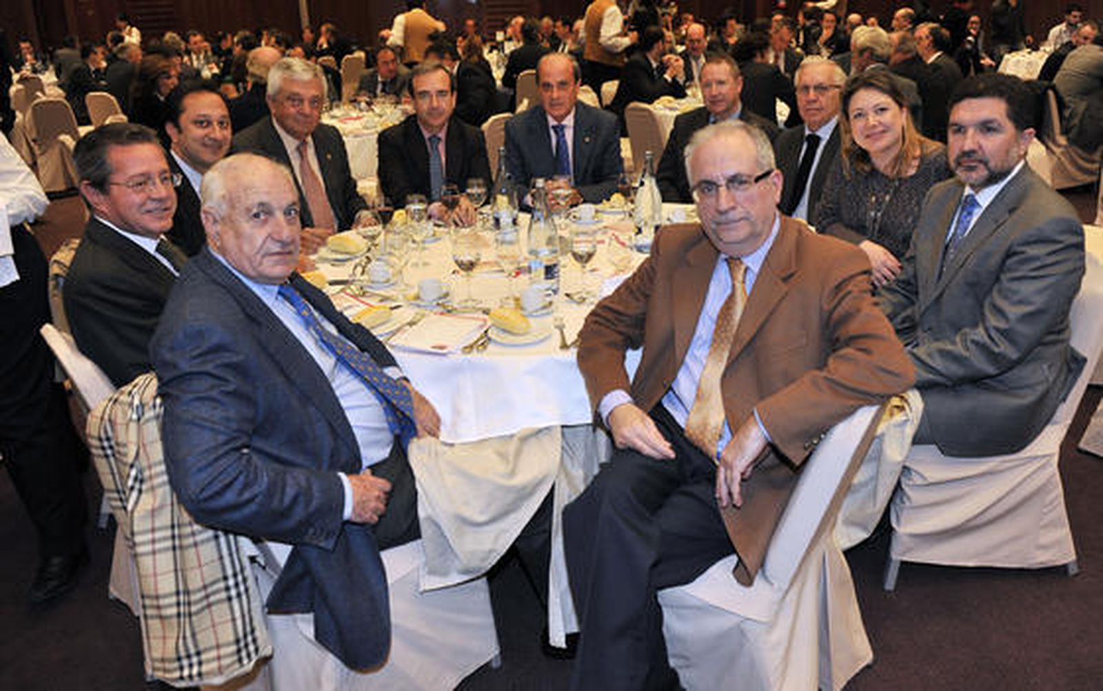 Juan Ramón Guillén, Antonio Galadí, Alfonso R. Gómez de Celis, Francisco Herrero, Juan Carlos Fernández, Antonio Ponce, Juan Cano Bueso, José Luis Ballester, Nieves Hernández, Gaspar Llanes y José Aguilar.

Foto: Juan Carlos Vazquez / Victoria Hidalgo