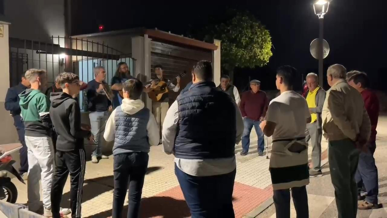 Ronda de Ánimas de los campanilleros de la Hermandad de Santiago en Castilleja de la Cuesta