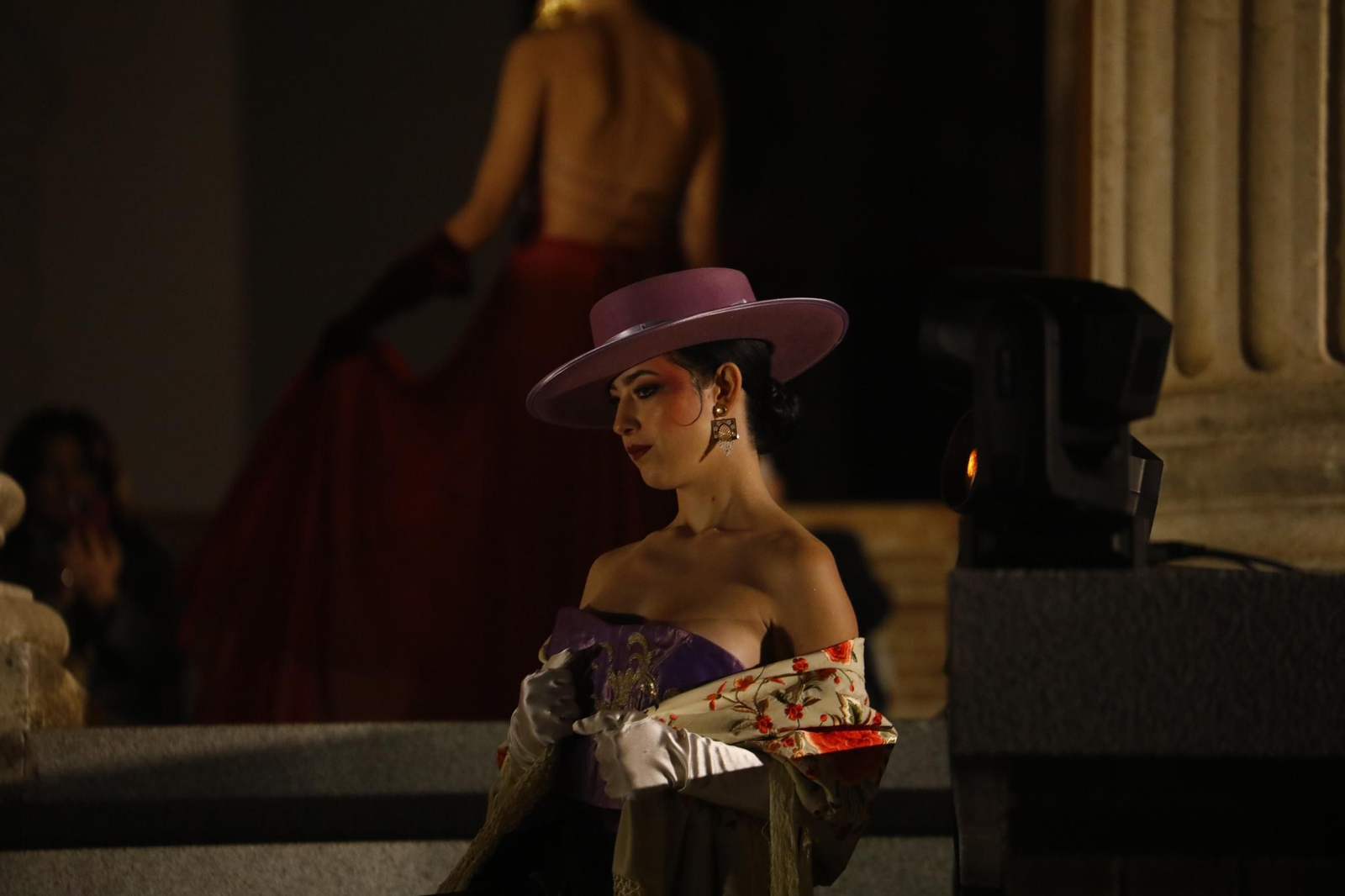 Las mejores imágenes del desfile de Mancini en el Templo Romano de Córdoba