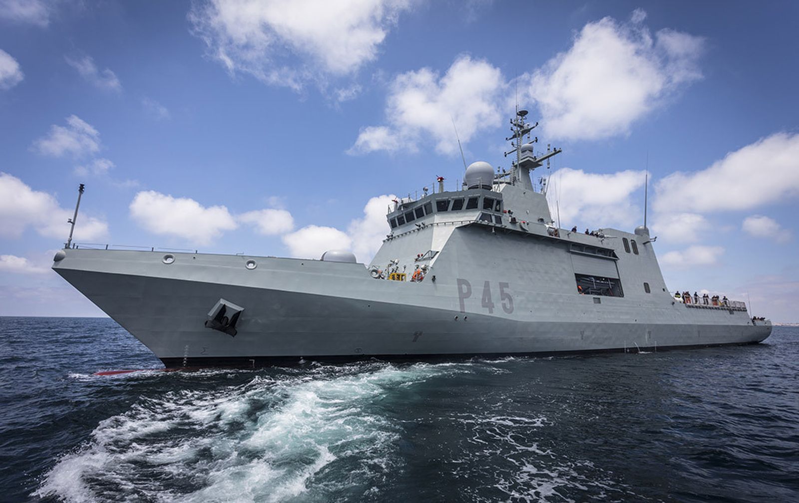 El Audaz, durante unas pruebas en alta mar.