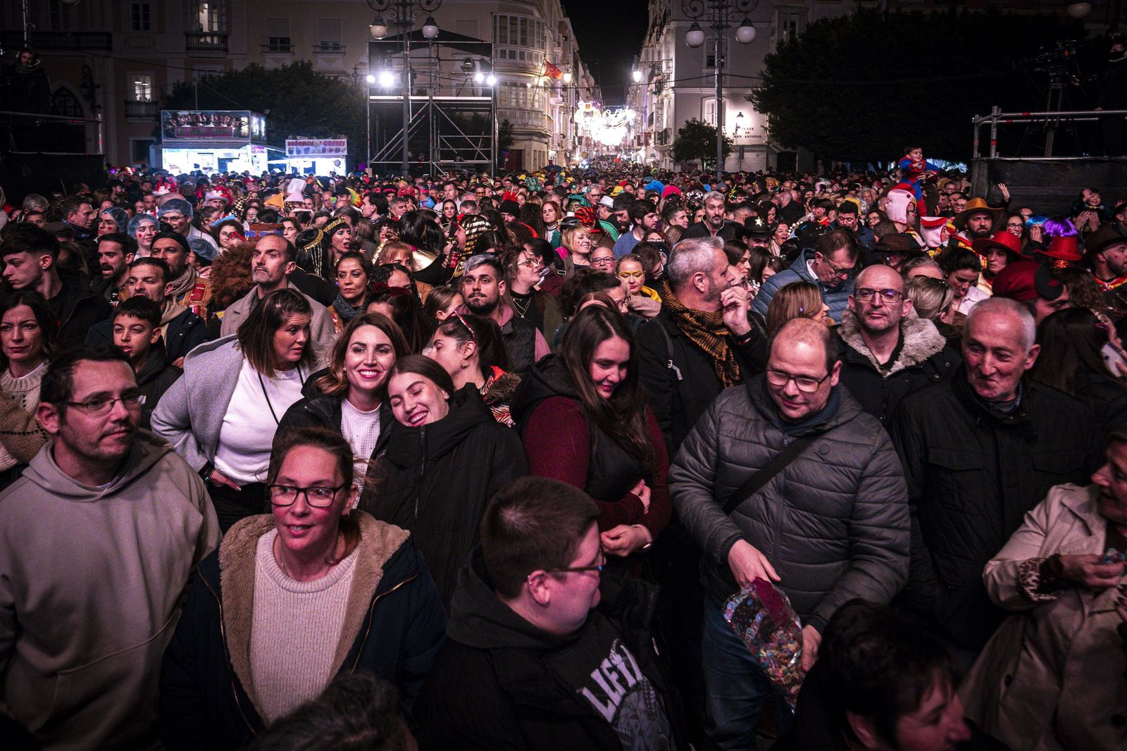 Las imágenes del pregón y la boda de Manu Sánchez en el Carnaval de Cádiz 2026