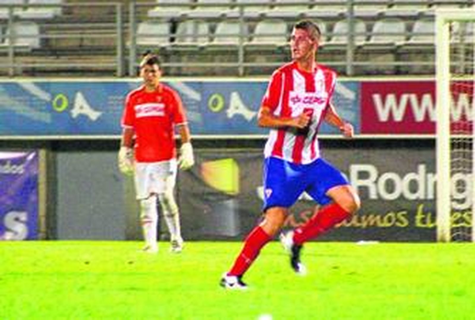 David Santander, durante el partido de ayer ante el Recreativo.