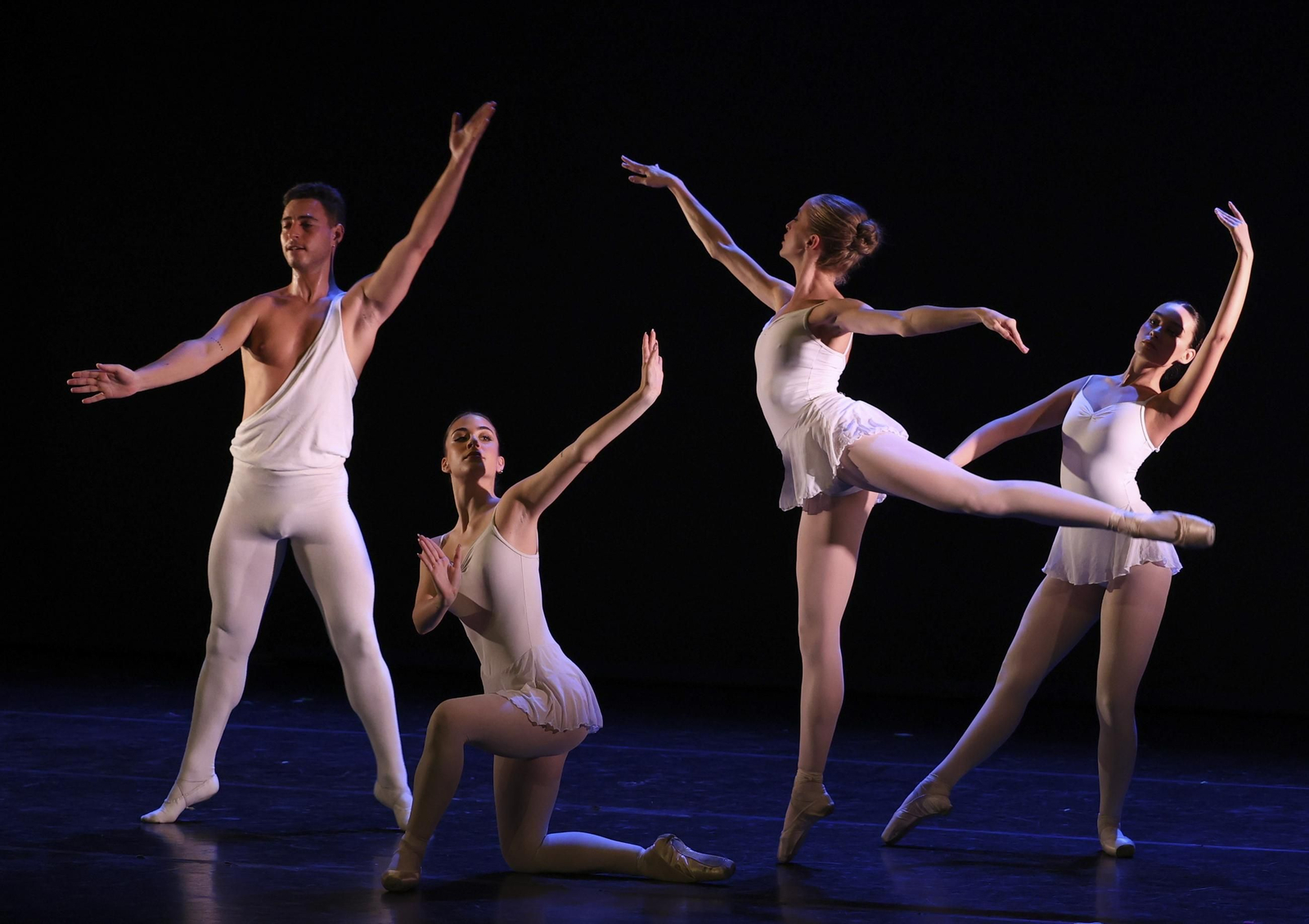 La danza alza el vuelo en el Conservatorio Ángel Pericet de Málaga, en imágenes