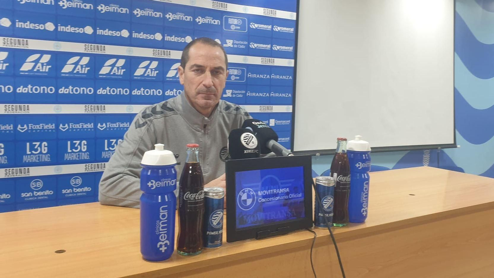 Diego Caro no se fía de la situación del Estepona y avisa que tiene una buena plantilla.