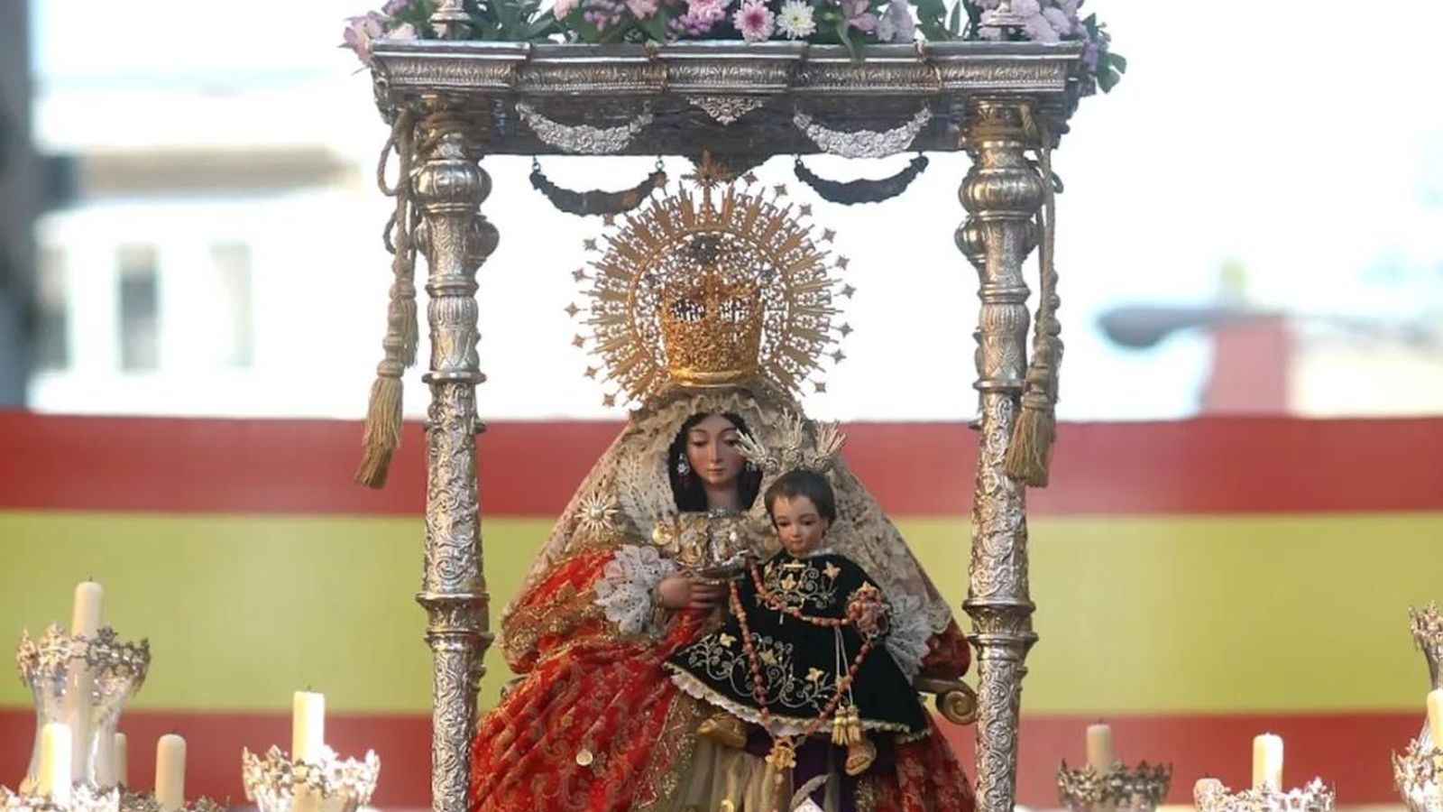 La Virgen del Buen Aire en su procesión por el barrio Voluntad