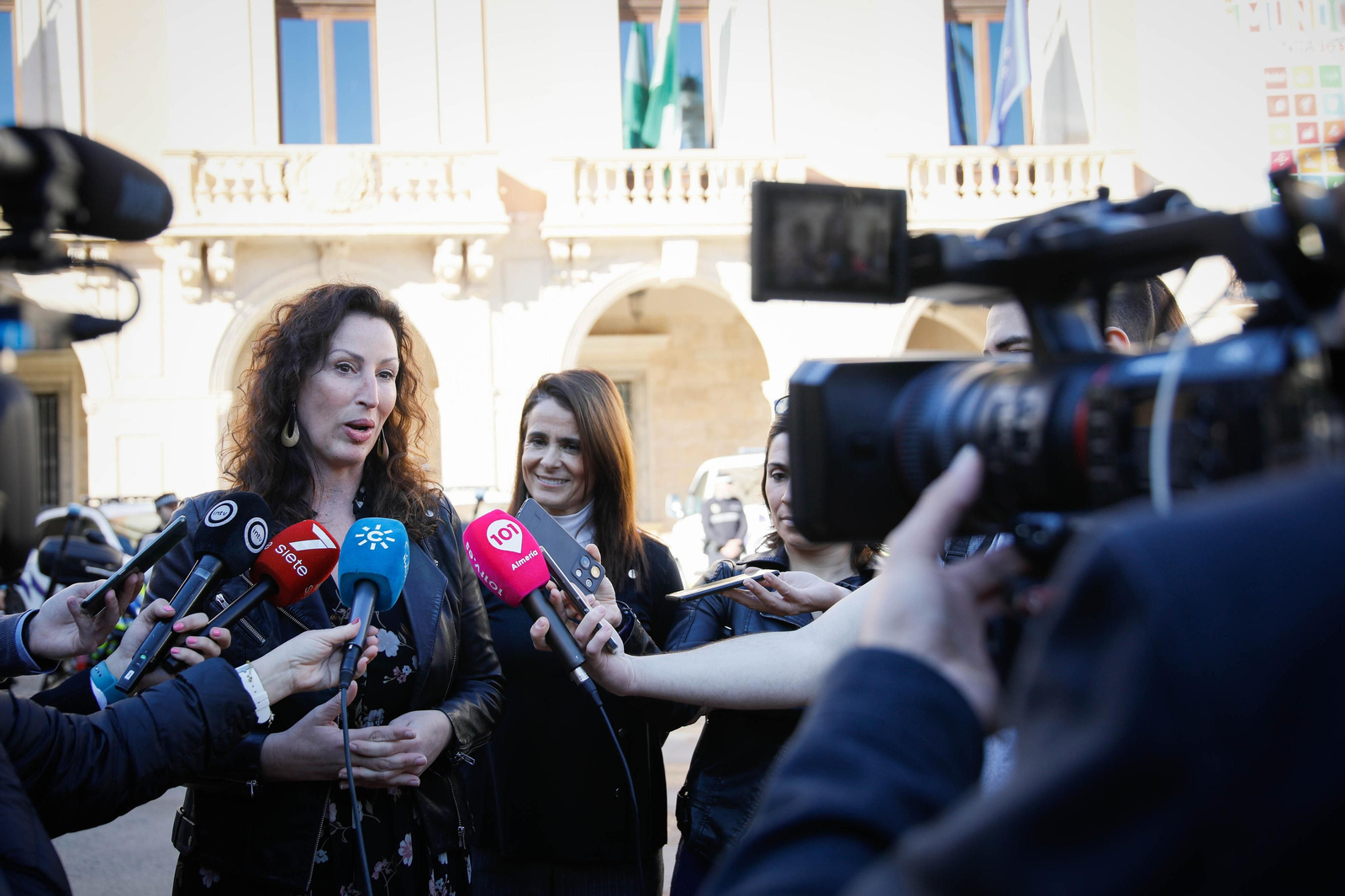 Presentación vehículos y motos policía local en imágenes