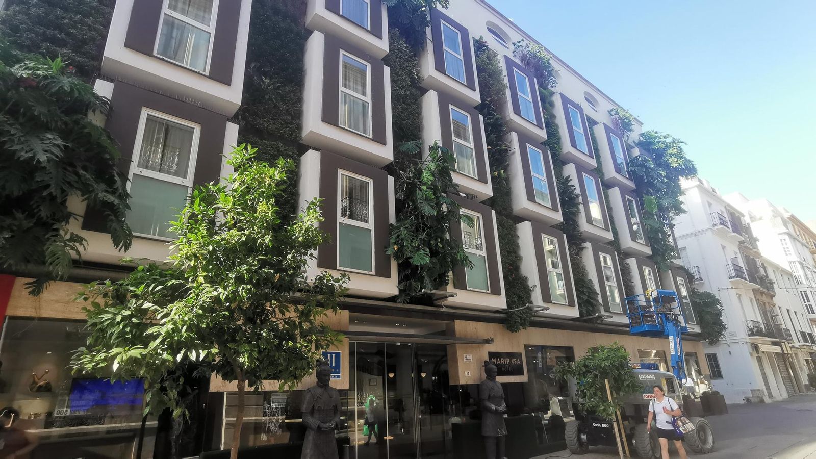 El Hotel Mariposa, en el Soho, con su fachada ajardinada.