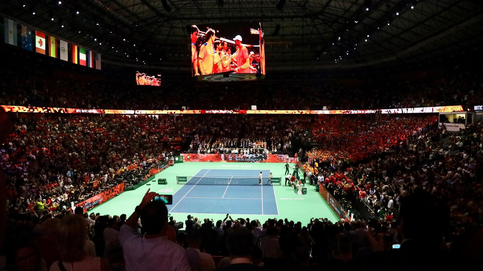 Búscate en las gradas del Carpena en la Copa Davis de Málaga