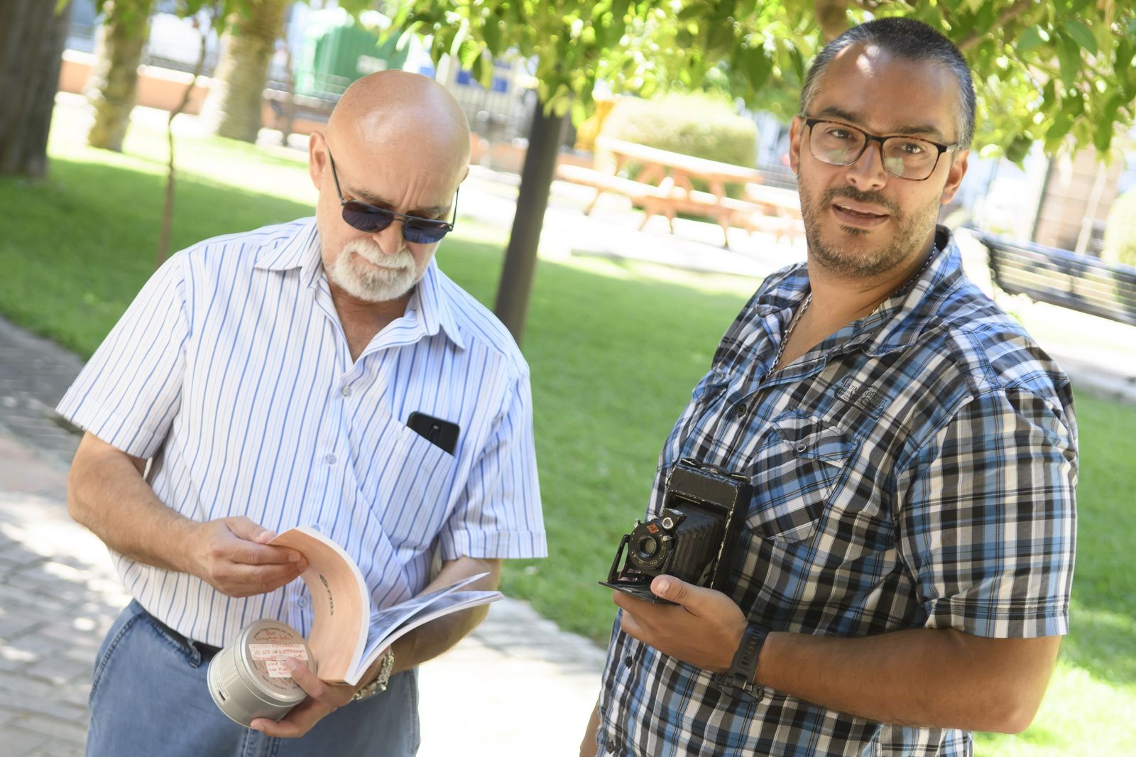 Luis Hurtado y su hijo Jesús, autores de la biografía de Eugen Gottmann.