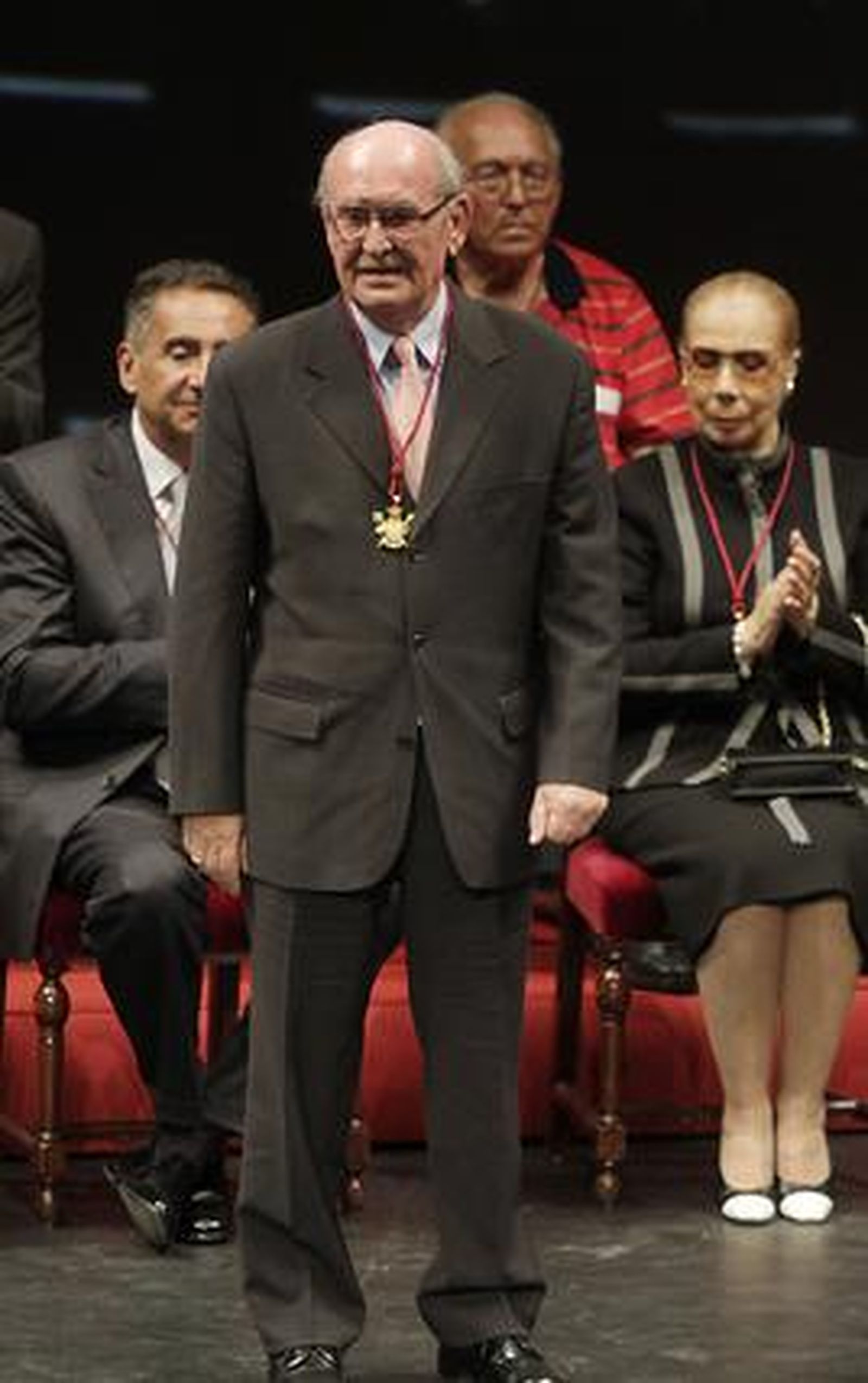 Ruesga Bono nunca se separa de su fiel compañera, la cámara de fotos.

Foto: Antonio Pizarro, Victoria Hidalgo