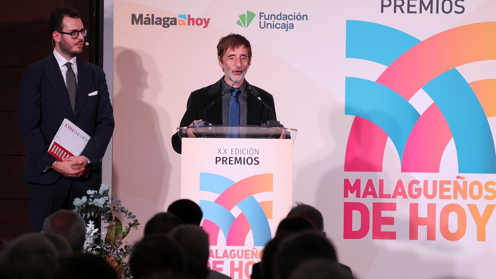 Nemirowsky hablando ante los asistentes.