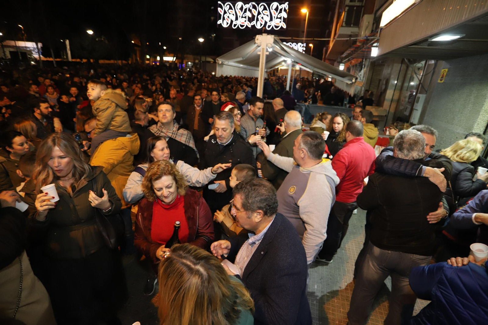 Imágenes de las campanadas de fin de año y las uvas en la plaza Houston