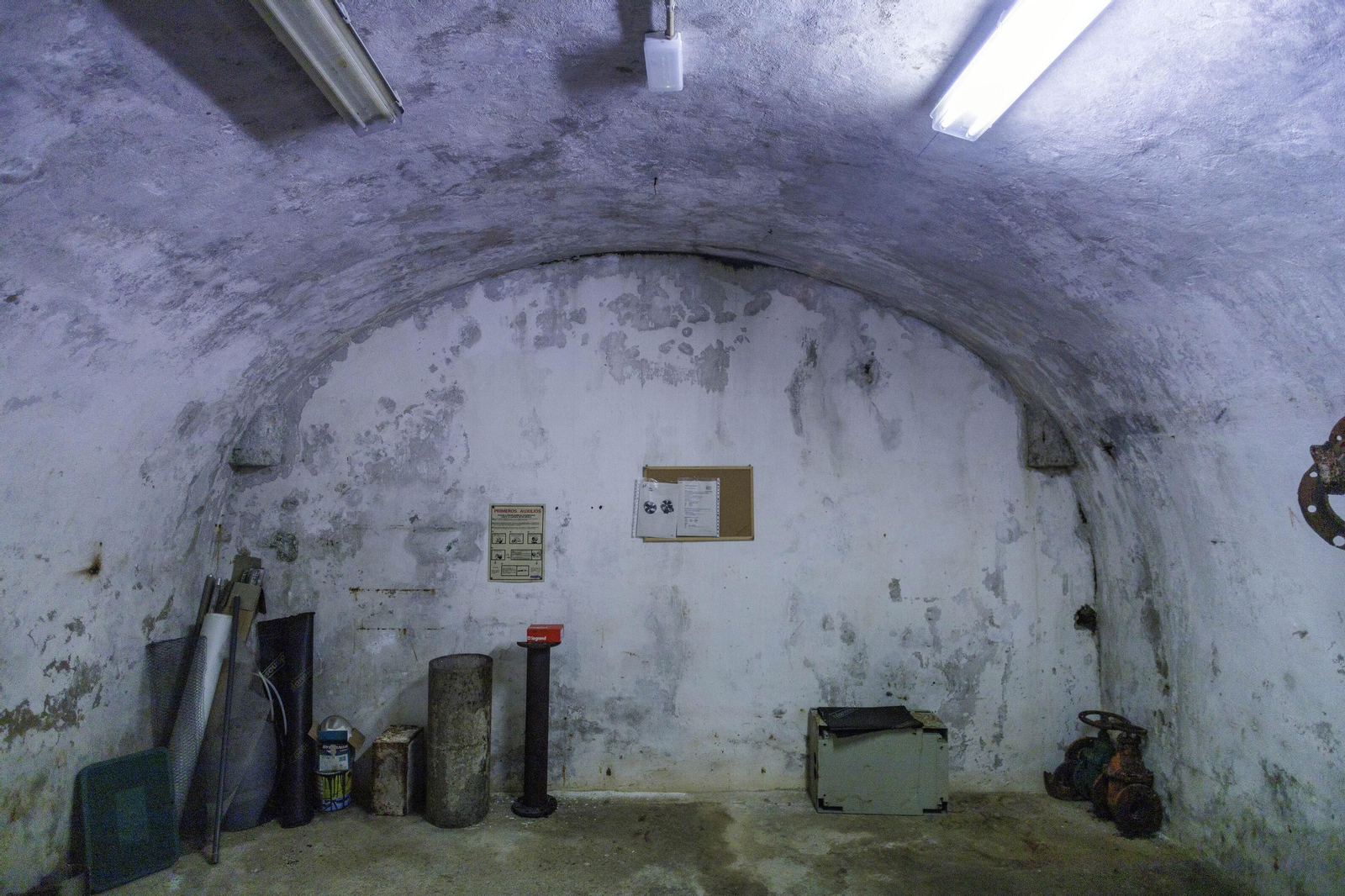 Imágenes inéditas bajo la fuente de la Puerta de Tierra de Cádiz