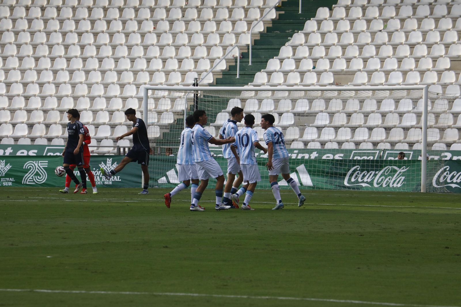 Las mejores fotos del Racing Club - Real Madrid del Mundial de Clubes juvenil en El Arcángel