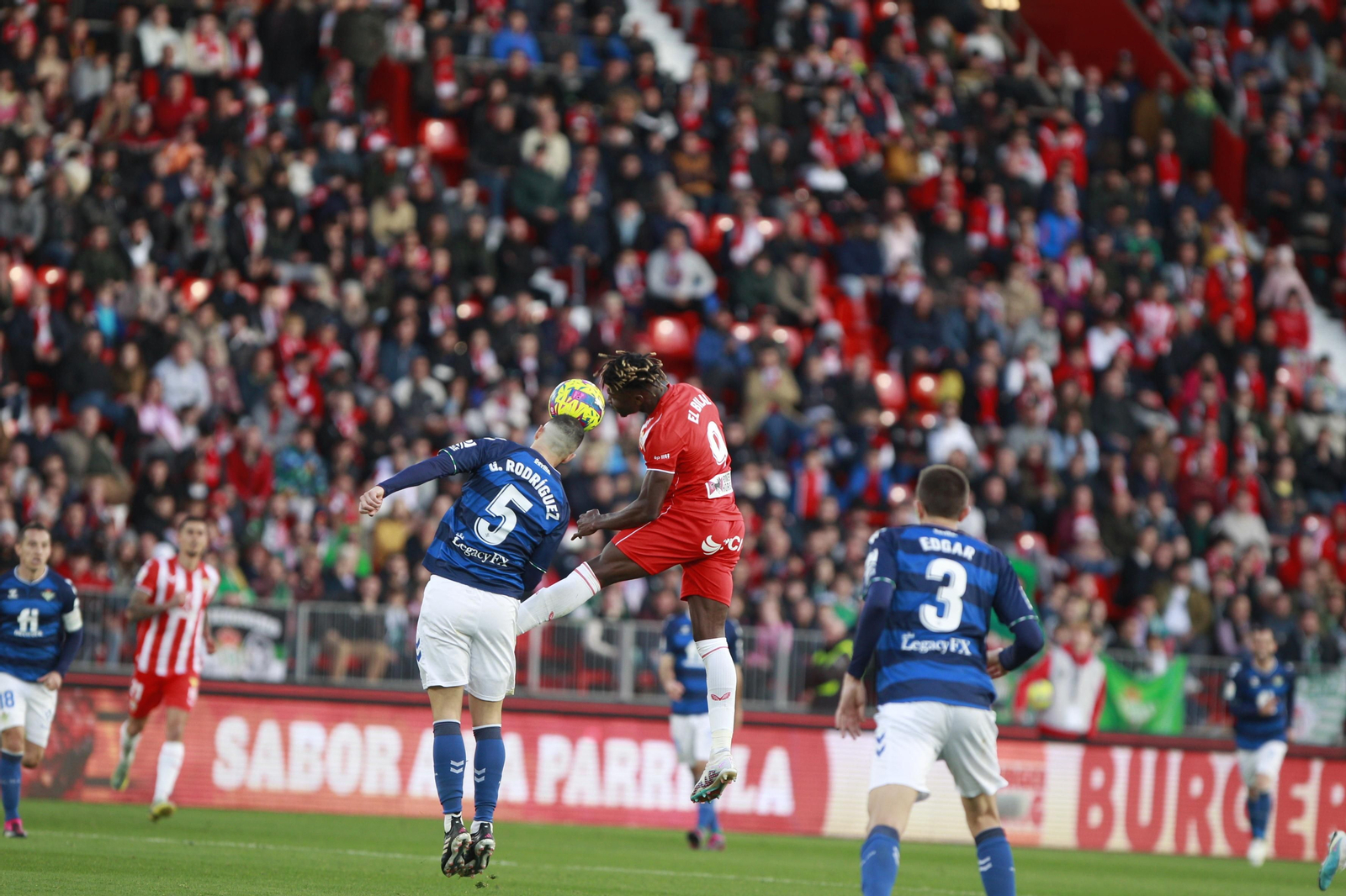 Imágenes del partido de fútbol U.D. Almería-Real Betis Balompié
