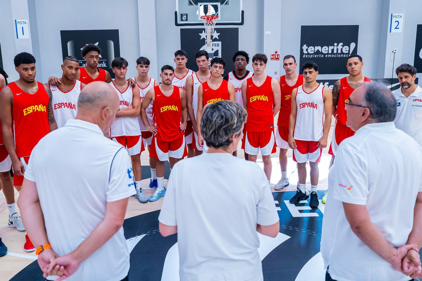El primer entrenamiento de España con Mario Saint-Supéry y Alberto Díaz