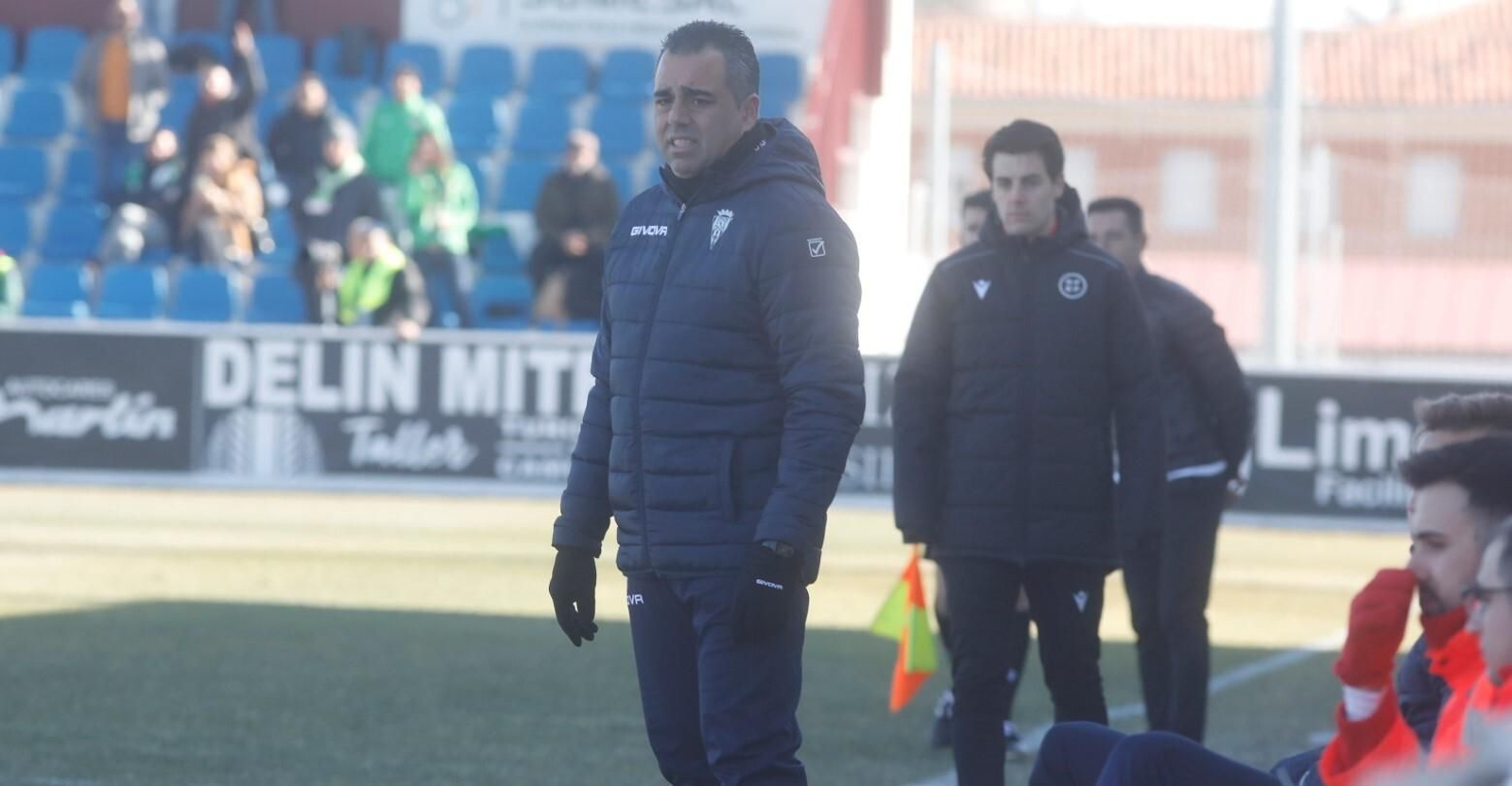 Germán Crespo, técnico del Córdoba CF, en el Unionistas - Córdoba CF.