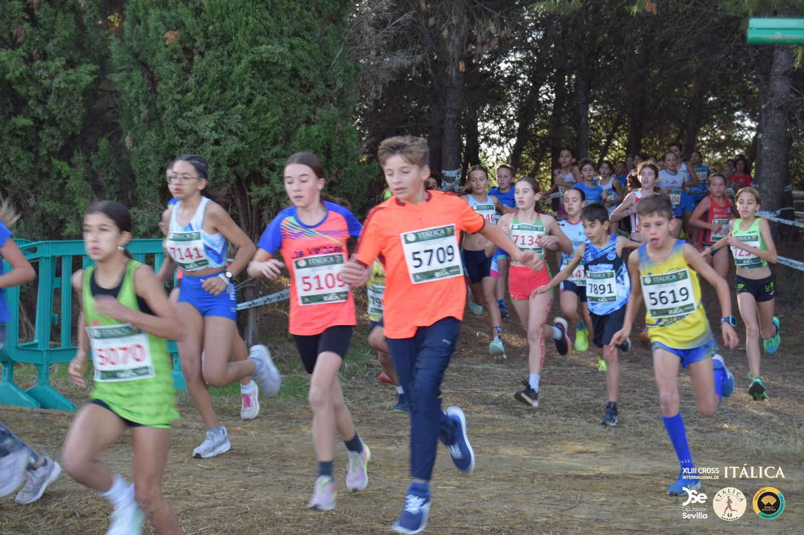 Búscate en las fotos del Cross de Itálica 2025 | 8