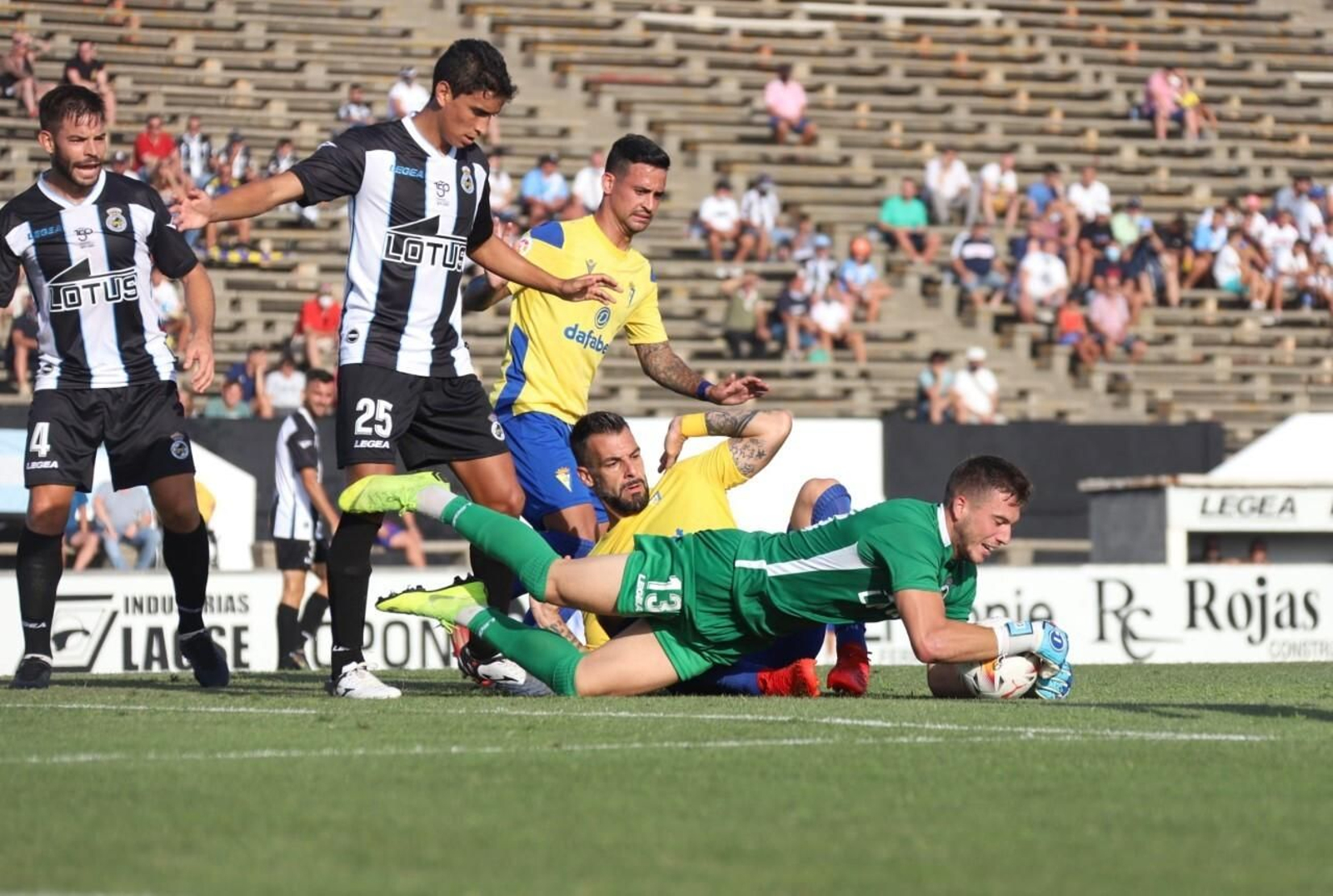 Nacho Miras, protegido por Masllorens, se adelanta a Álvaro Negredo Nacho Miras, protegido por Masllorens, se adelanta a Álvaro Negredo