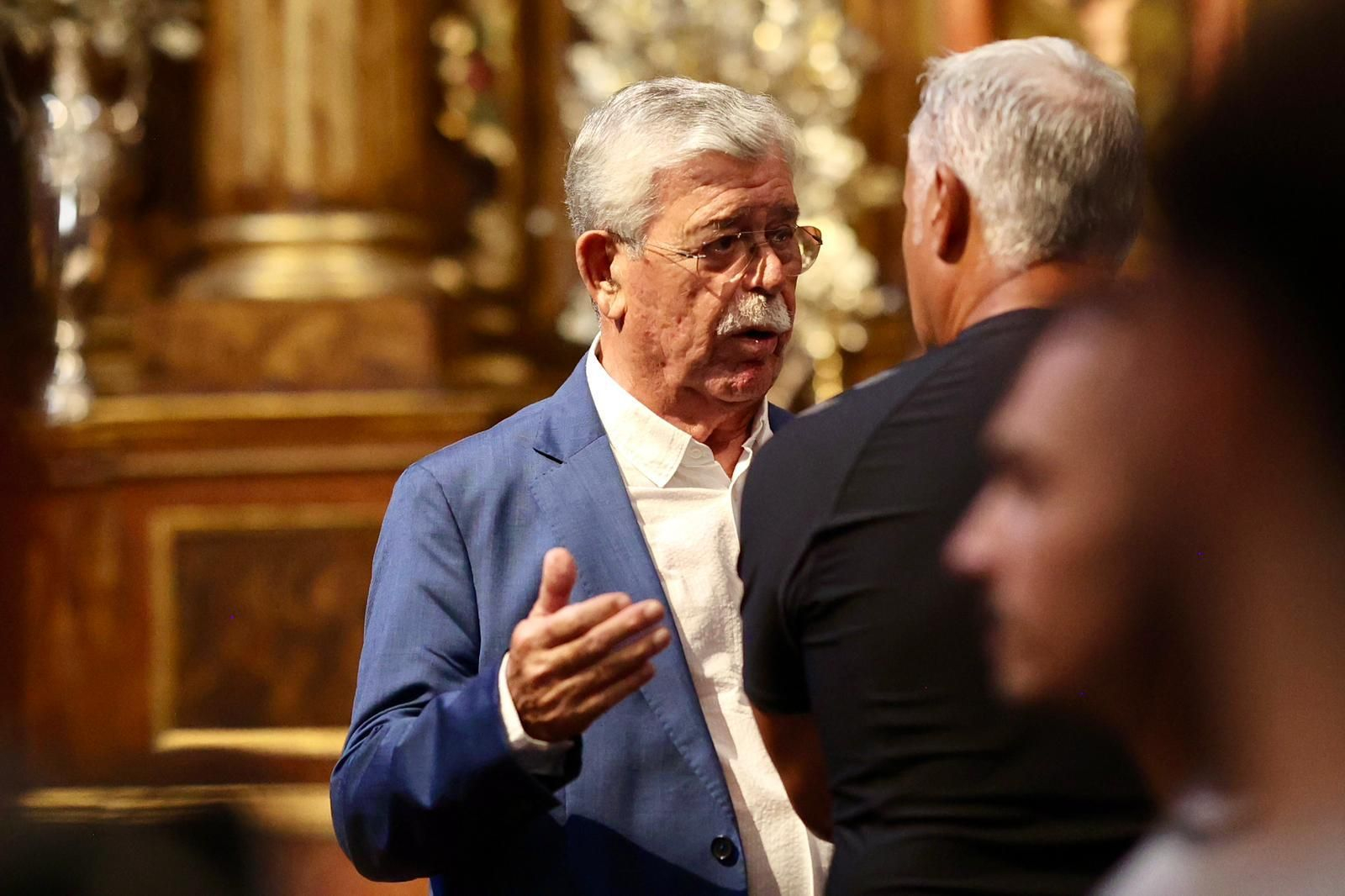 La ofrenda del Málaga CF a la Divina Pastora, en fotos