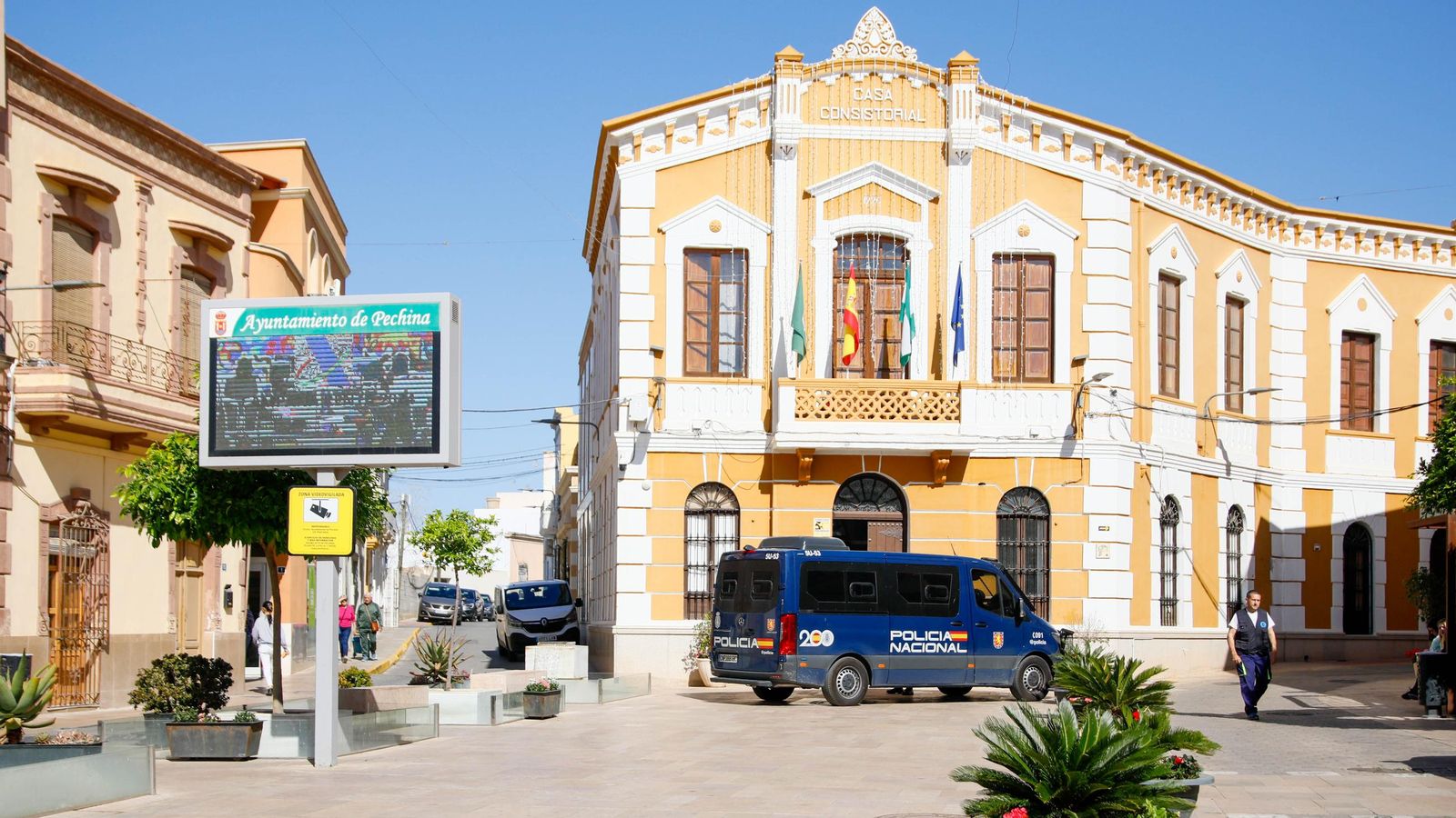 Las imágenes de la macrooperación policial contra el tráfico de drogas en Pechina