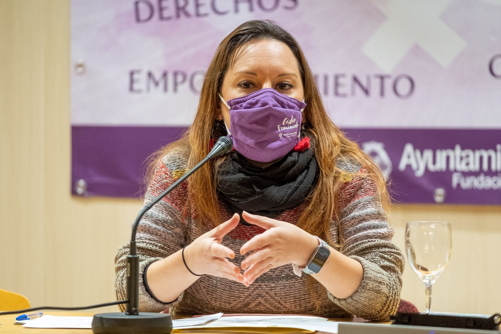 Lorena Garrón presenta el I Plan de Cuidados de Cádiz.