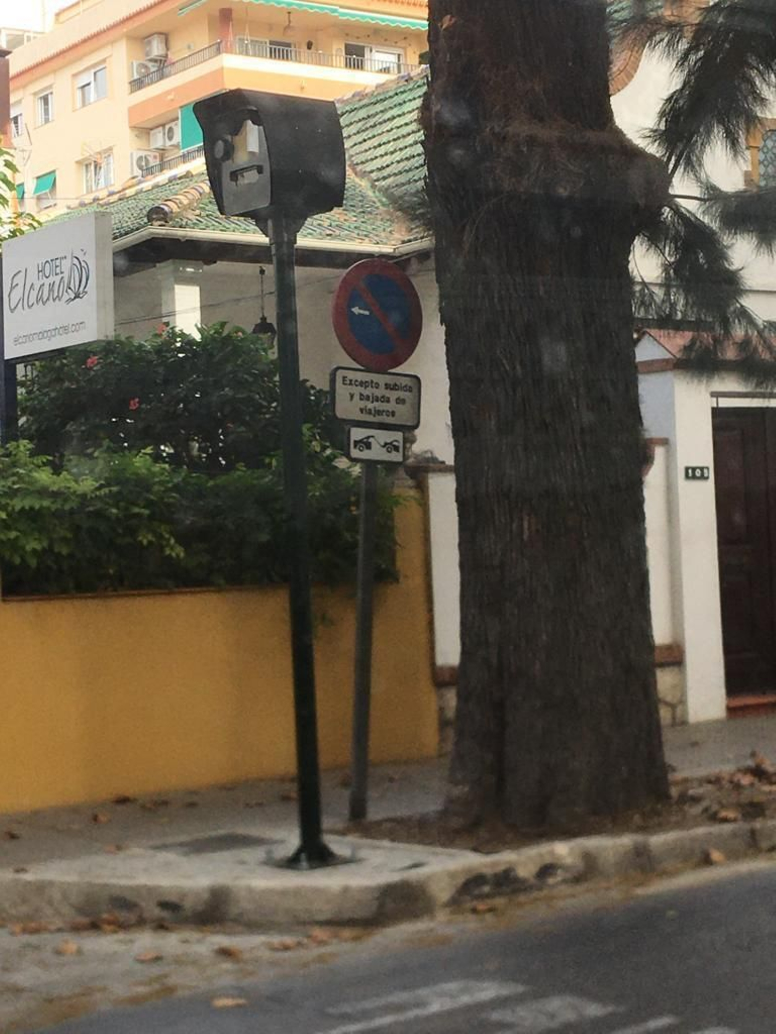 Una de las estructura para radares instaladas en Juan Sebastián Elcano.